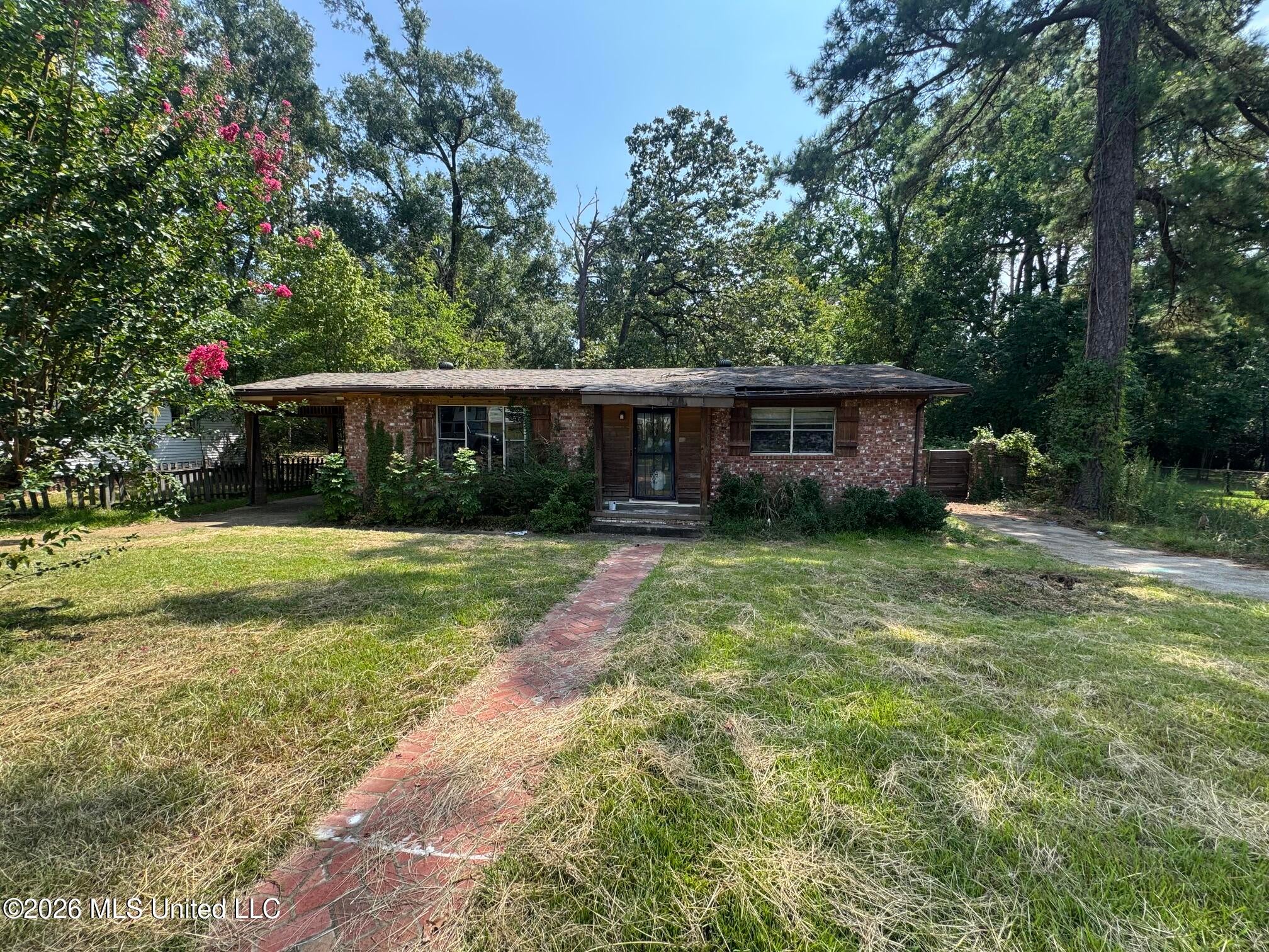 2894 Woodside Drive — photo