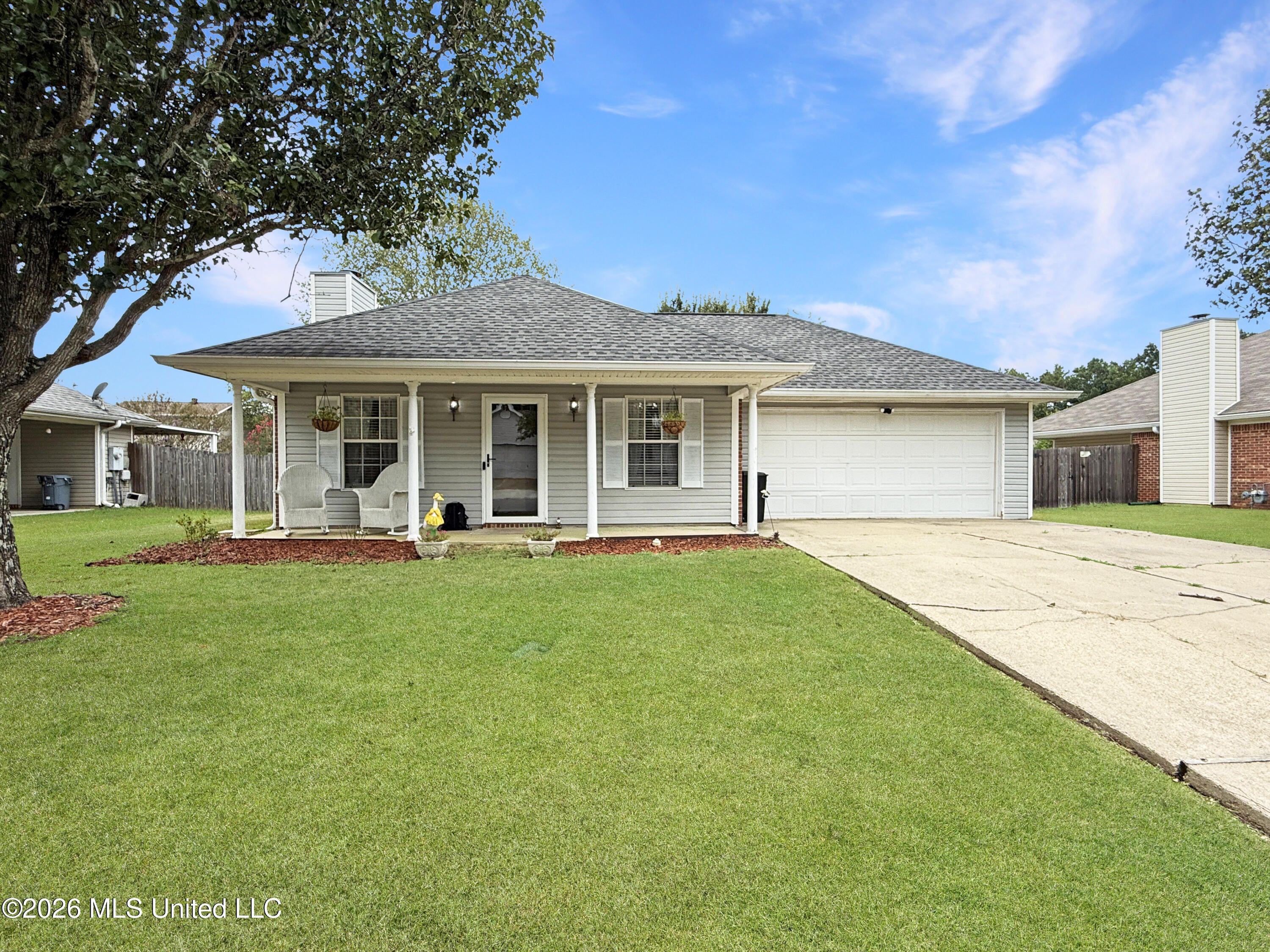 319 Swan Drive — photo