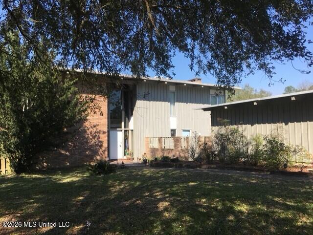 2416 Rolling Meadows Road — photo