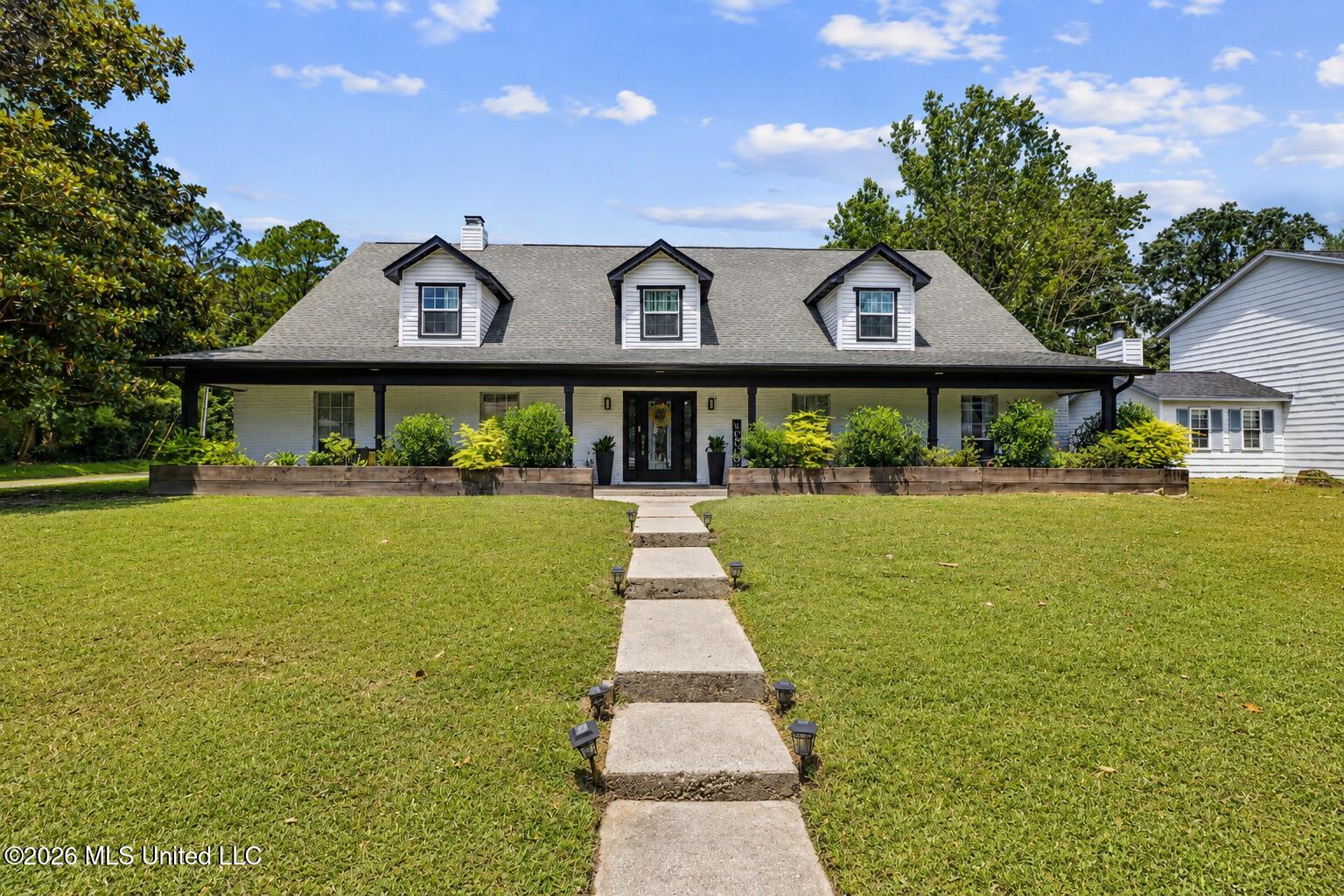 451 Cove Drive — photo