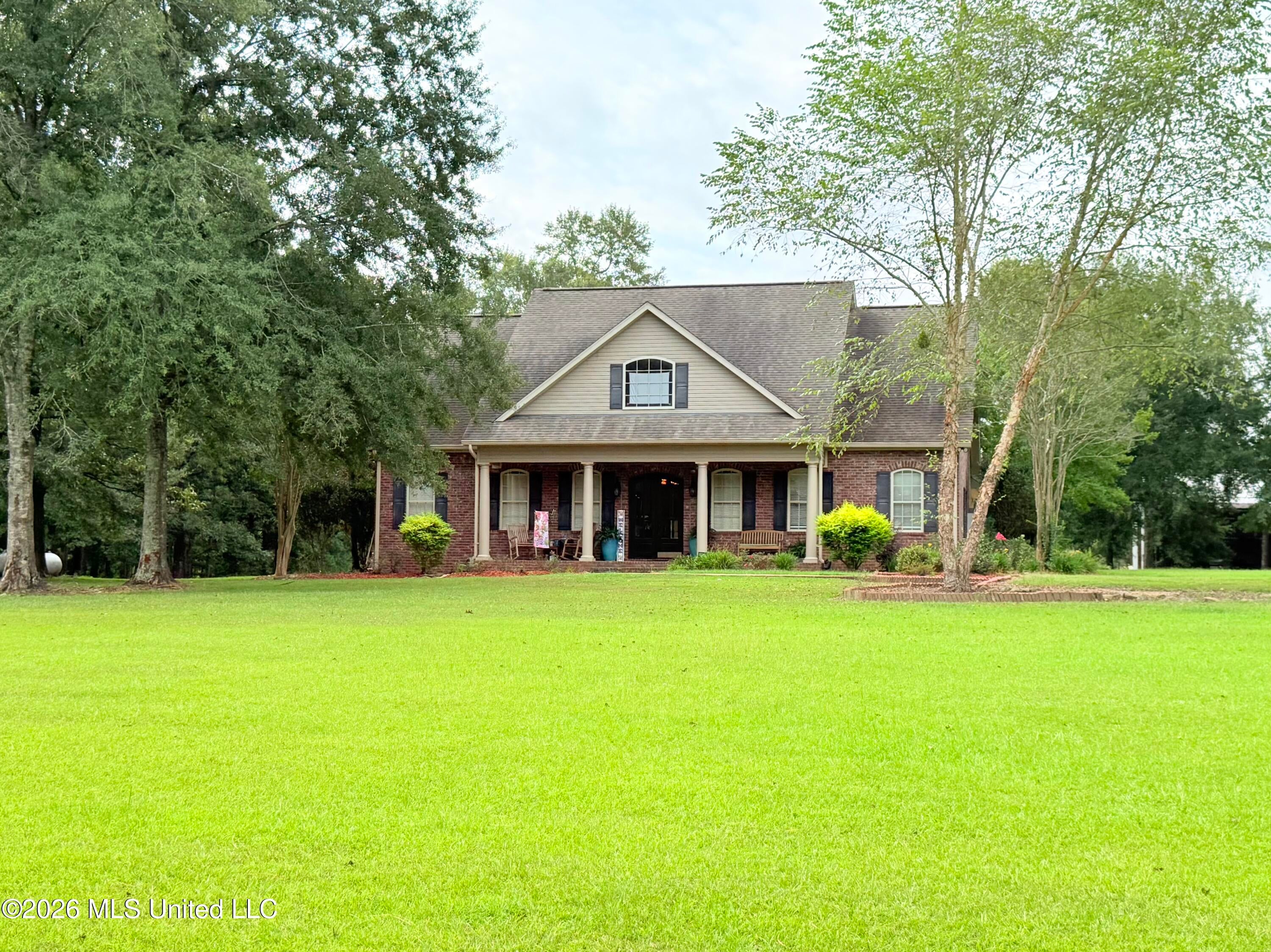 895 Montgomery Road — photo