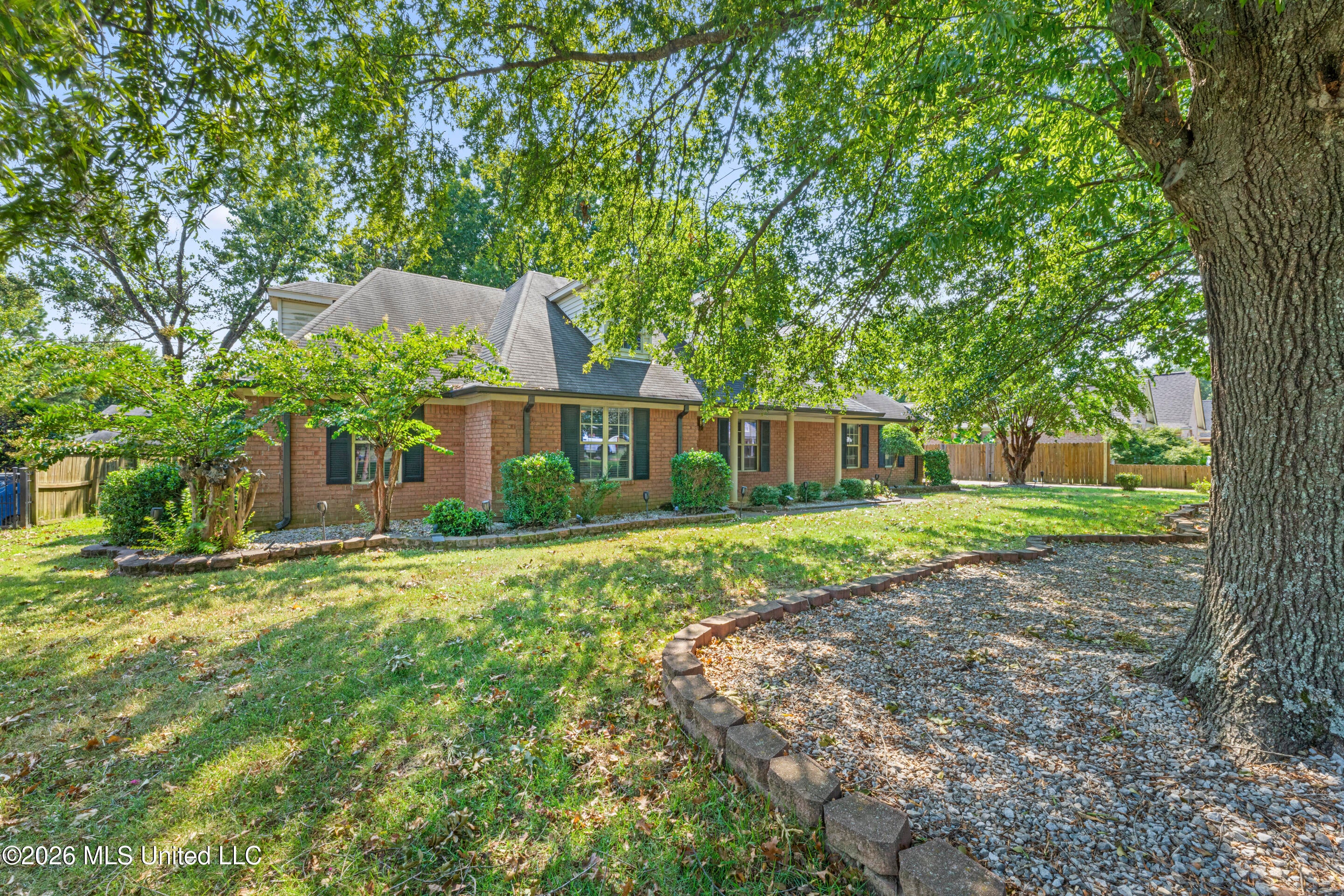 8527 Collinswood Drive — photo