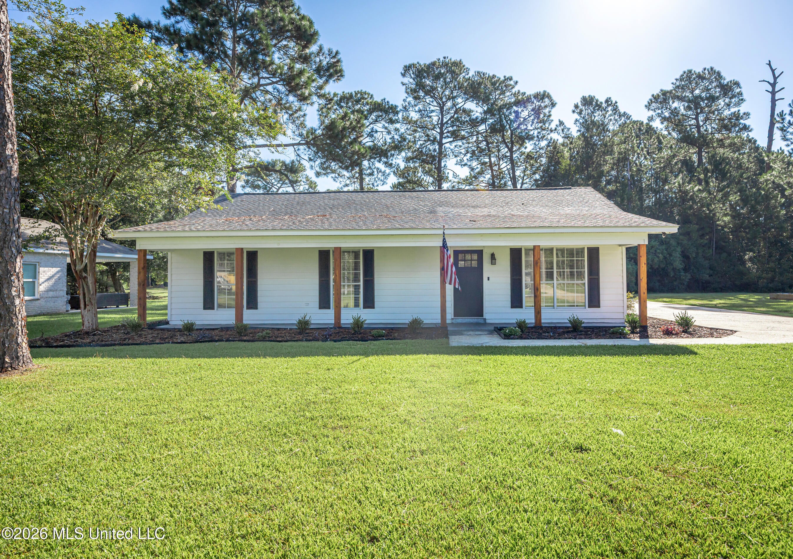 8208 Martin Bluff Road — photo