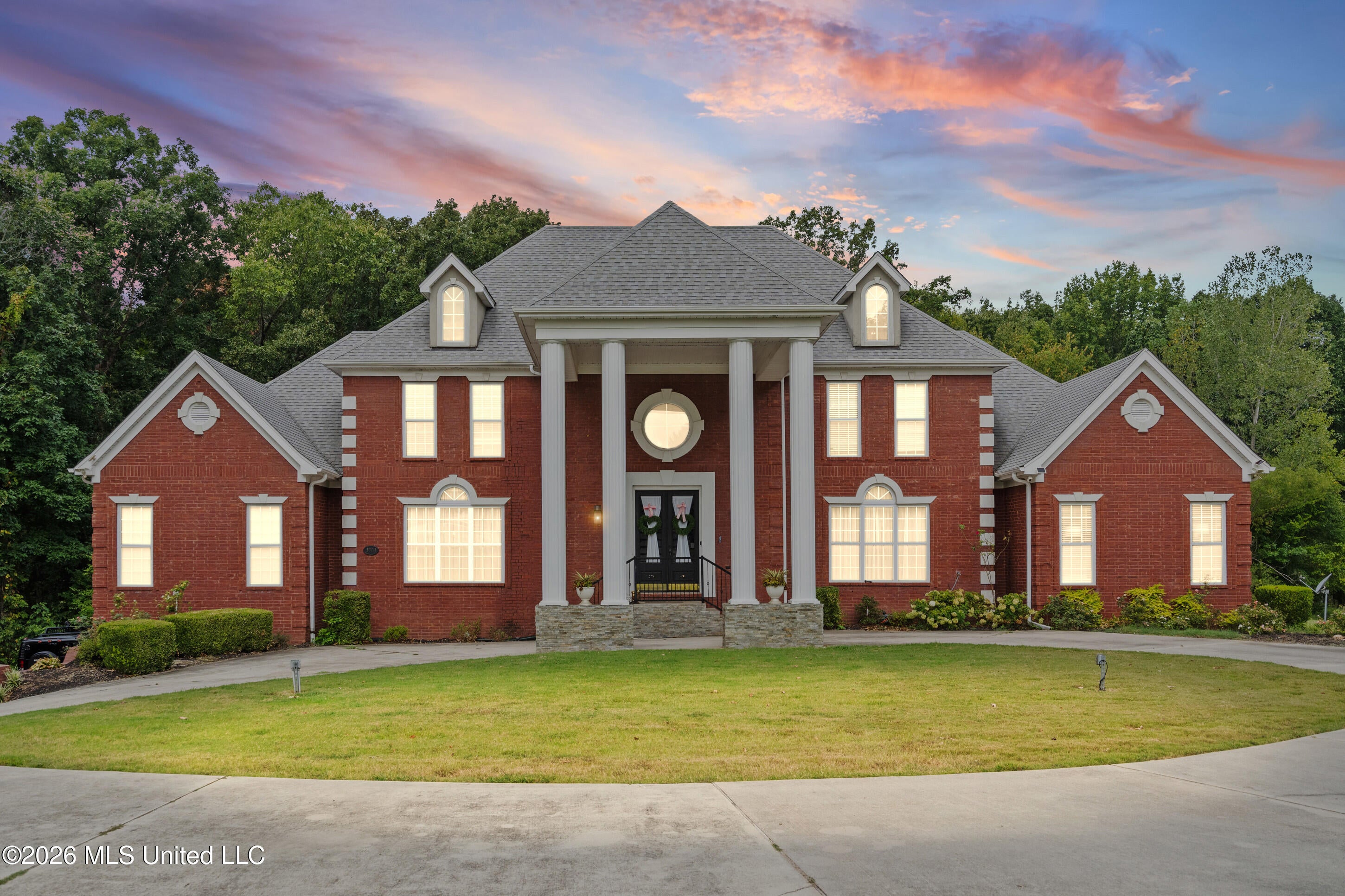 3903 Misty Oaks Lane — photo