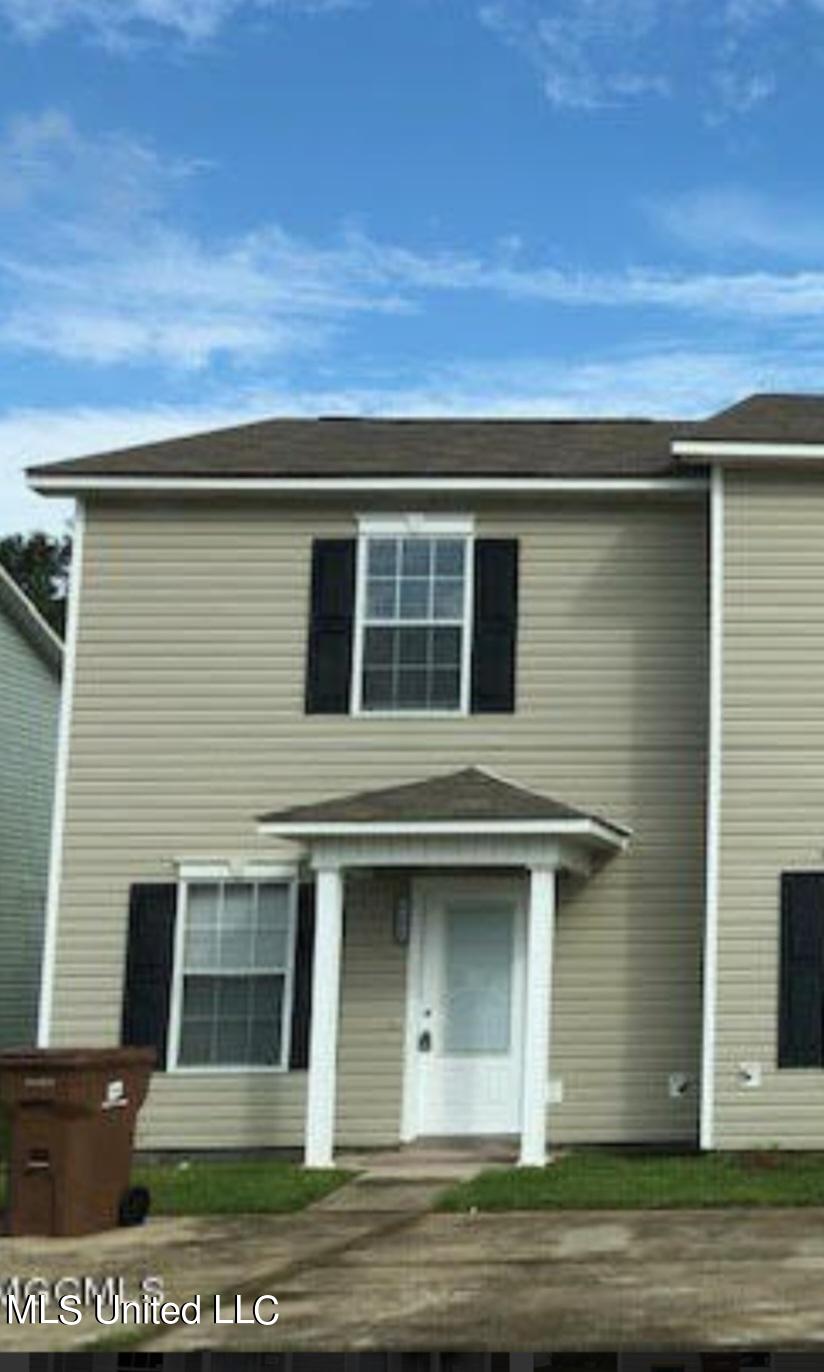 17255 Avondale Circle — photo