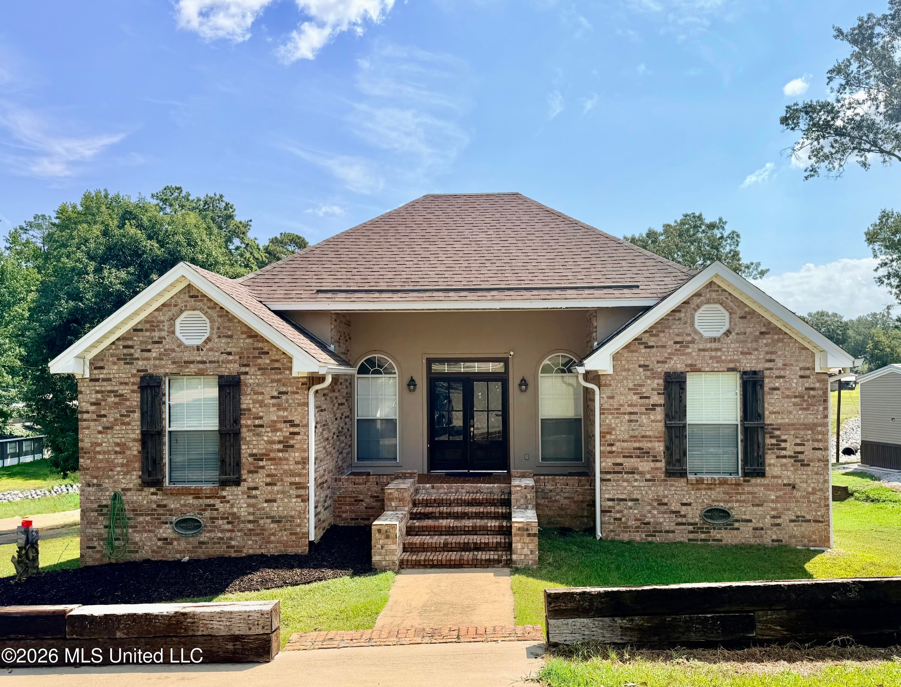501 Lowe Circle — photo