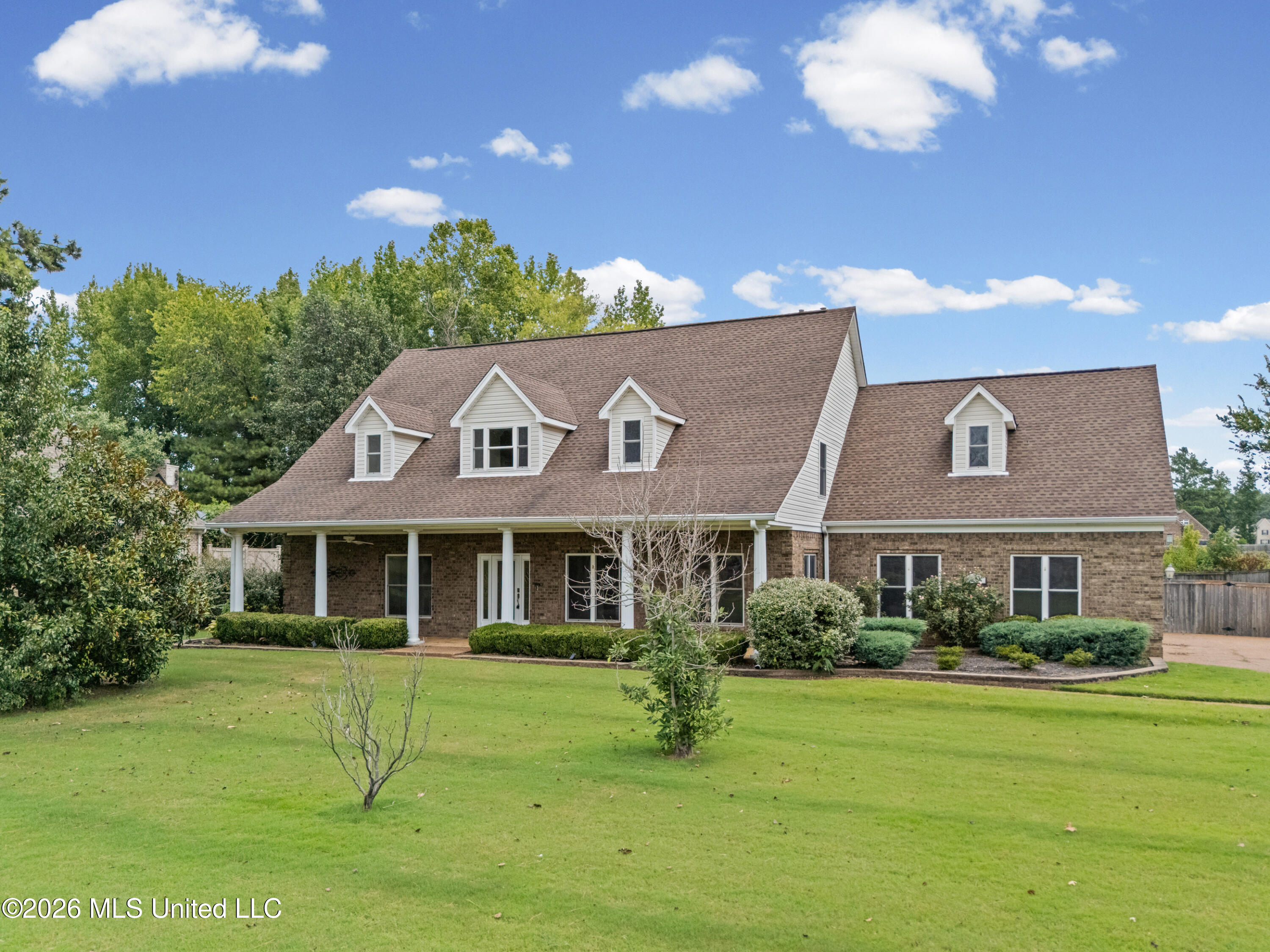 5294 Meadow Pointe Drive — photo