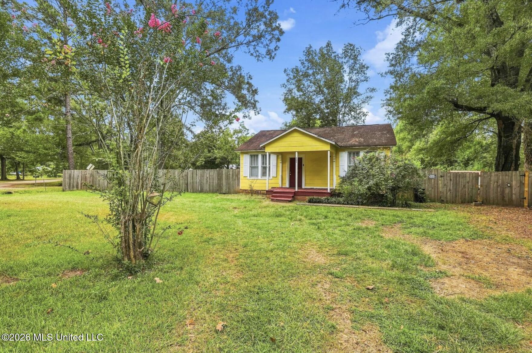 200 Stokes Robertson Road — photo