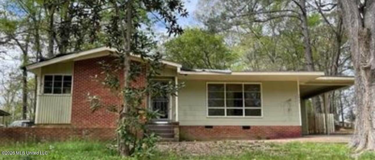 2943 Woodside Drive — photo