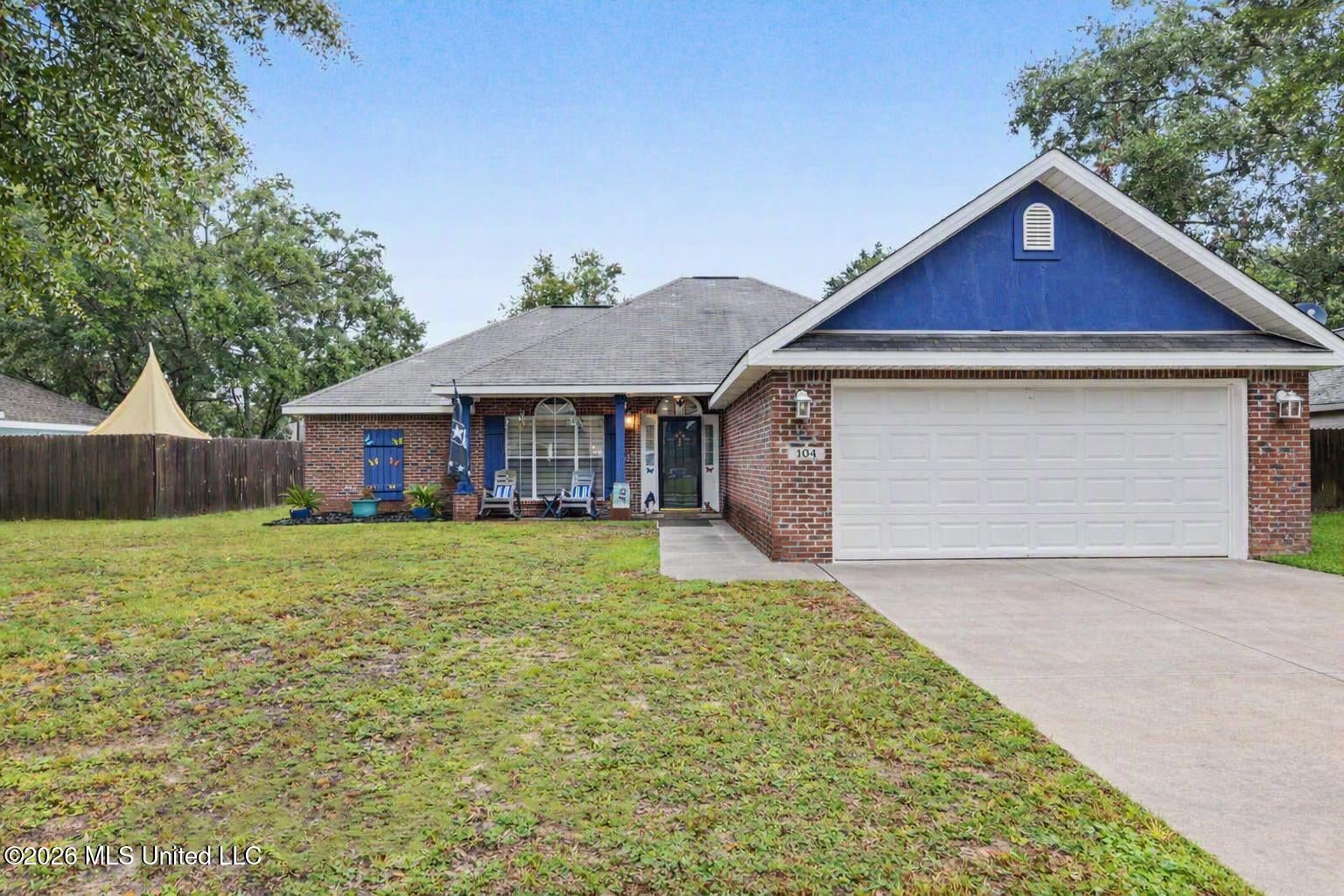 104 Hawthorne Drive — photo