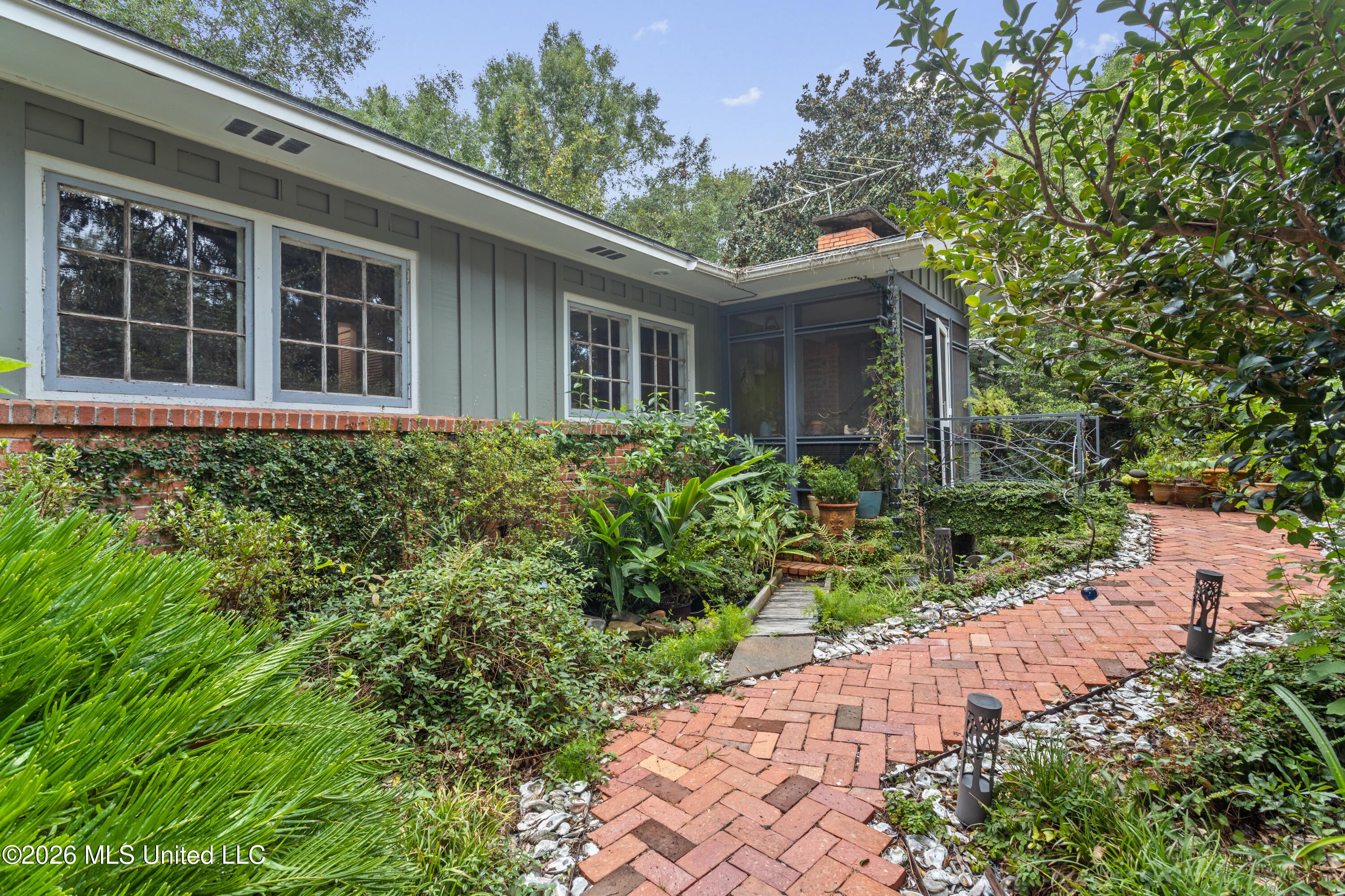 1238 Iberville Drive — photo