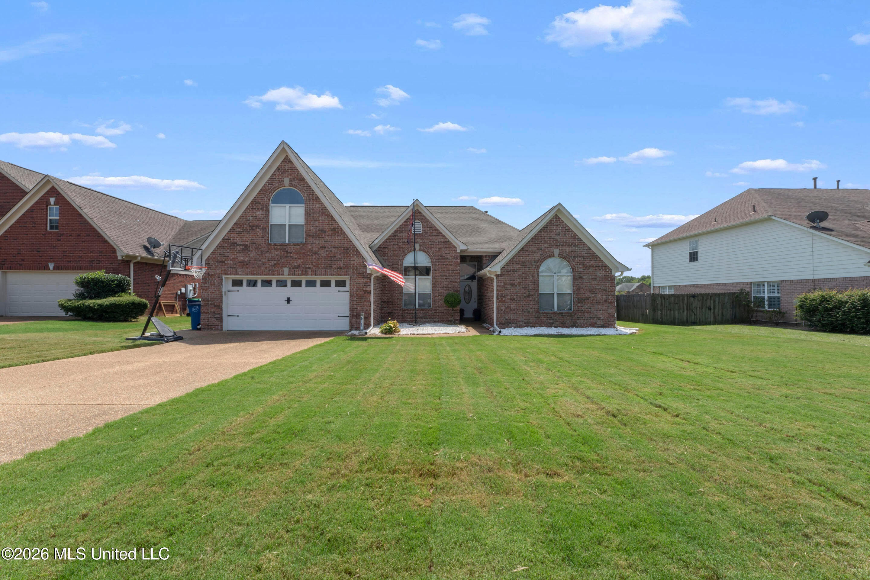 6271 Ivy Oaks Cove — photo