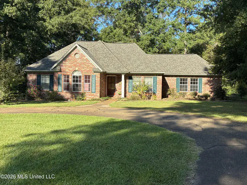 490 SE Hutcherson Lane — photo