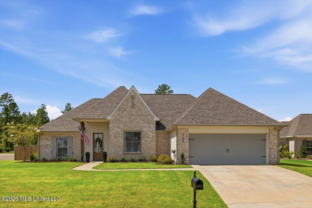101 Lakecrest Drive — photo