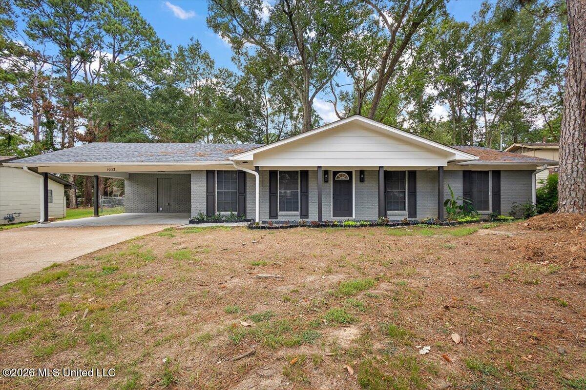 1943 Bienville Drive — photo