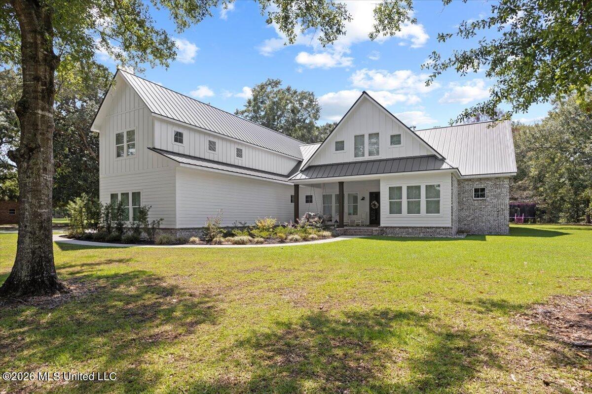 16017 Lorraine Road — photo