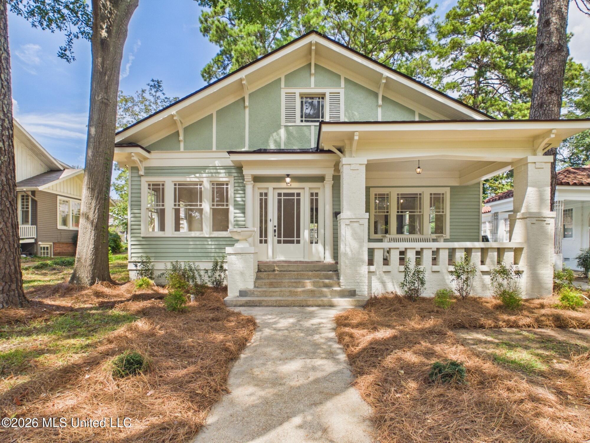 812 Gillespie Street — photo