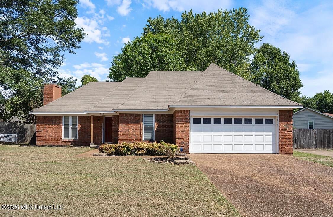 838 Cloverleaf Drive — photo