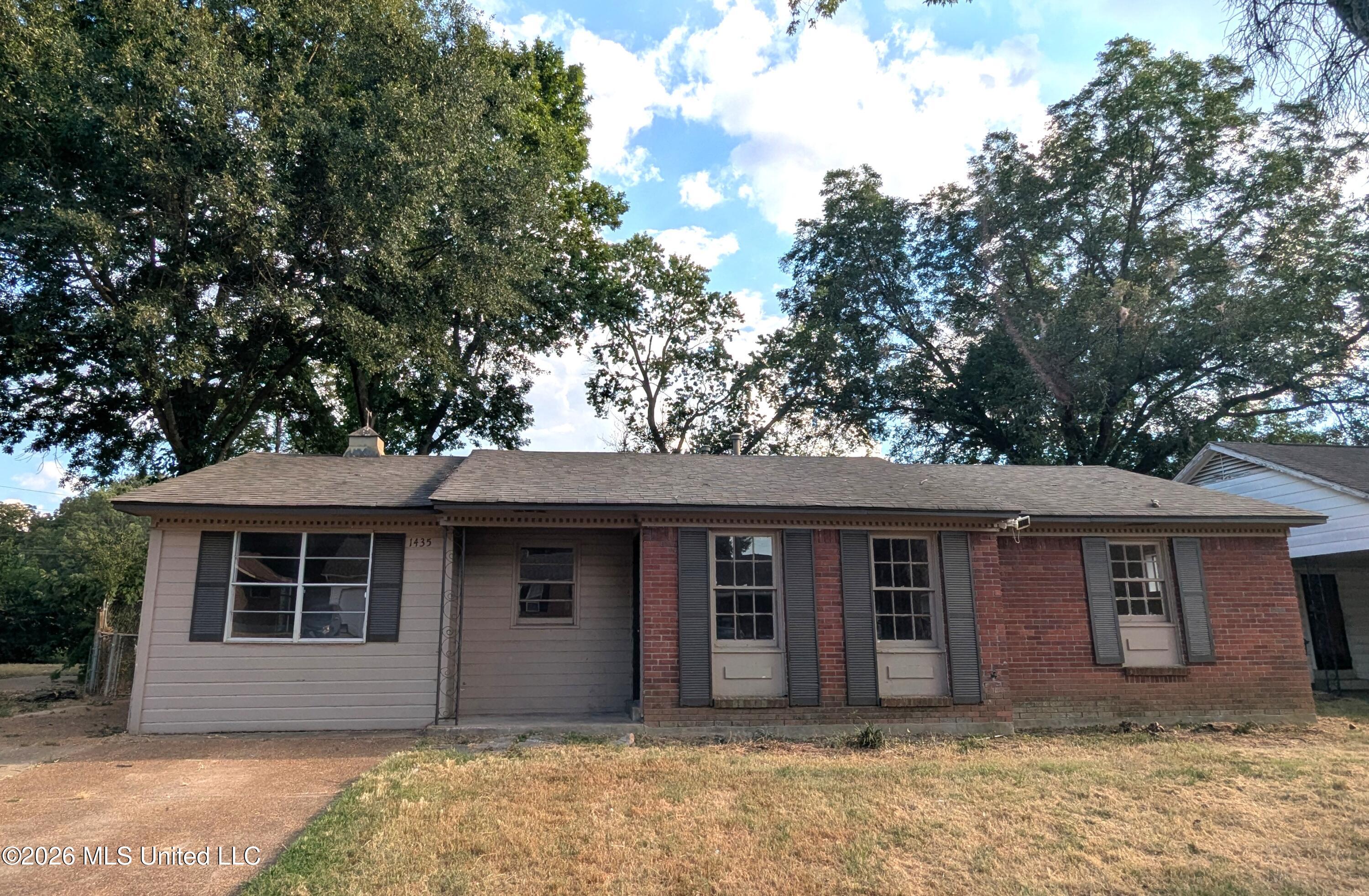 1435 Vicksburg Drive — photo