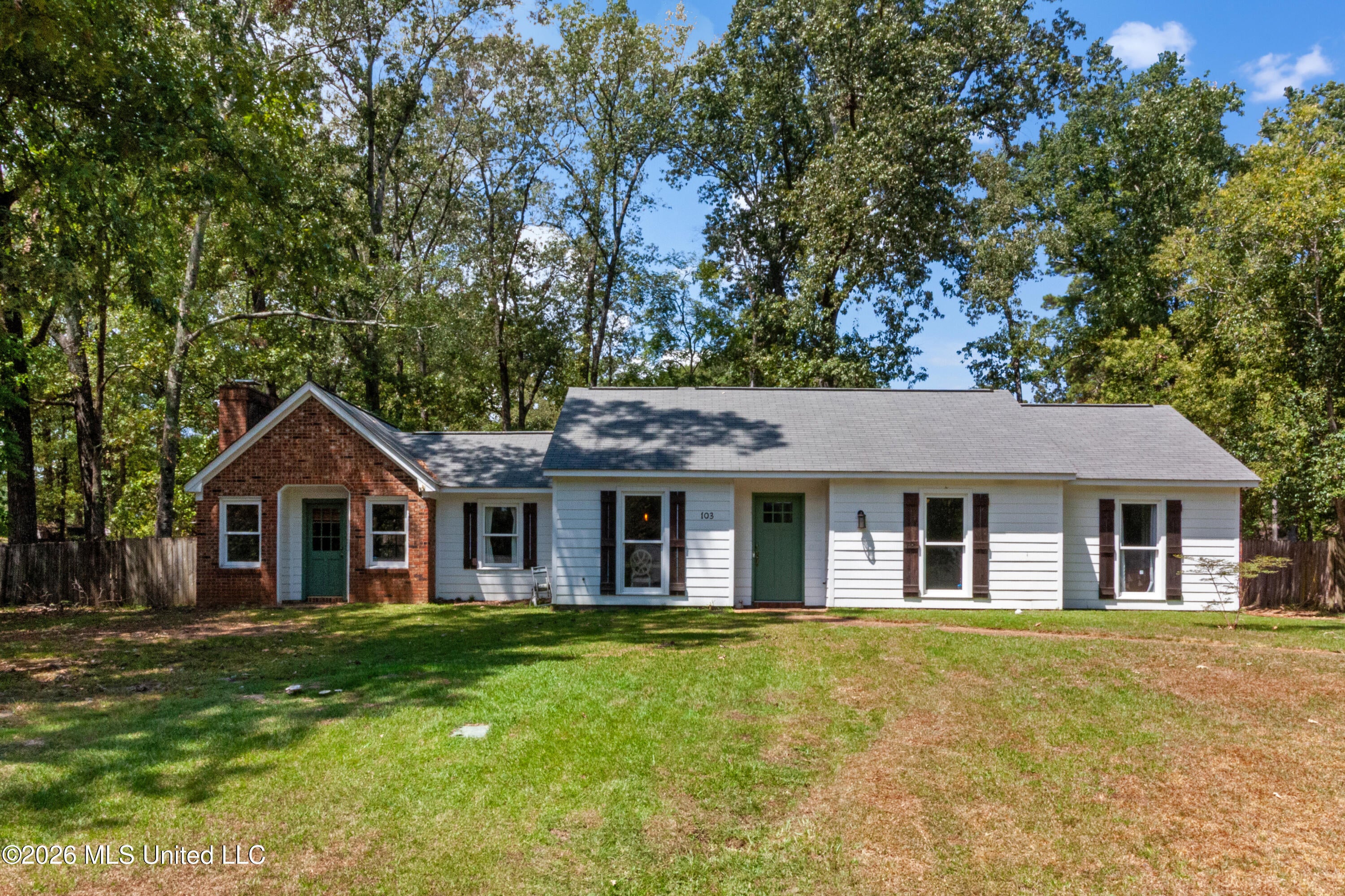 103 Lakeside Drive — photo