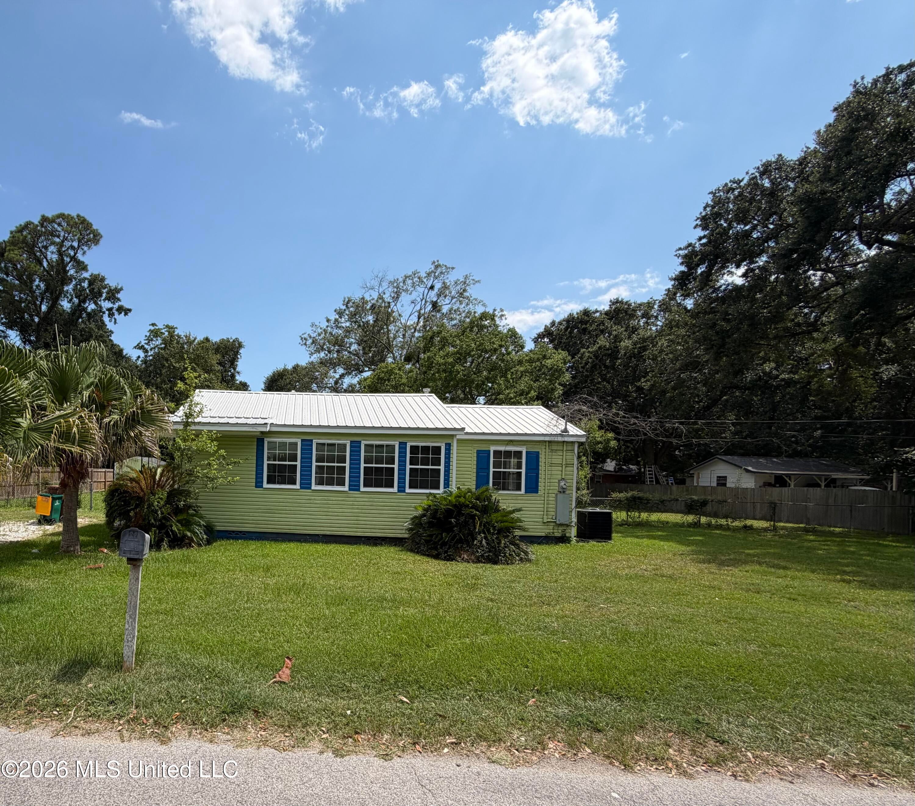 1639 Anita Court — photo