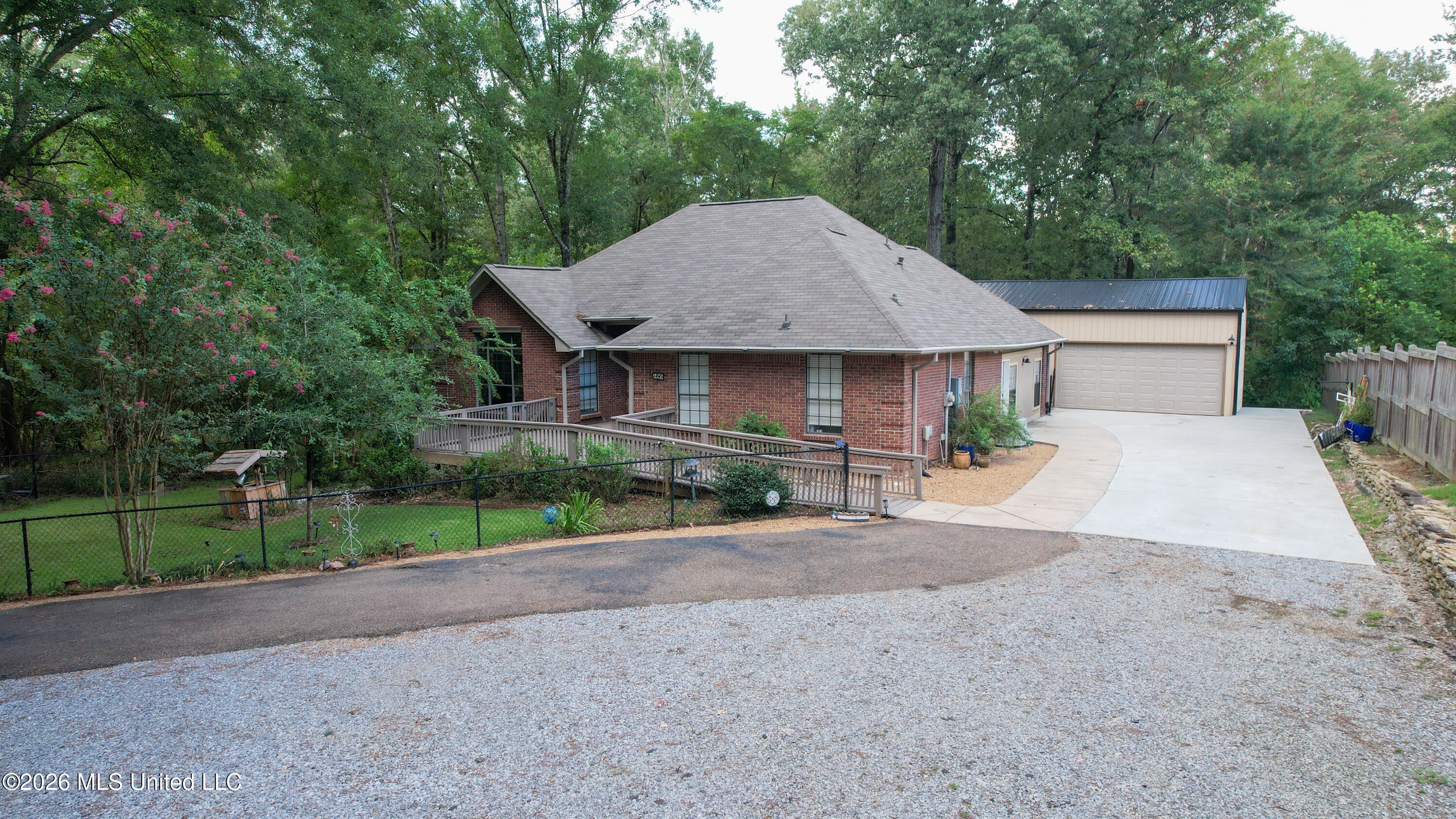197 Lorman Lane — photo