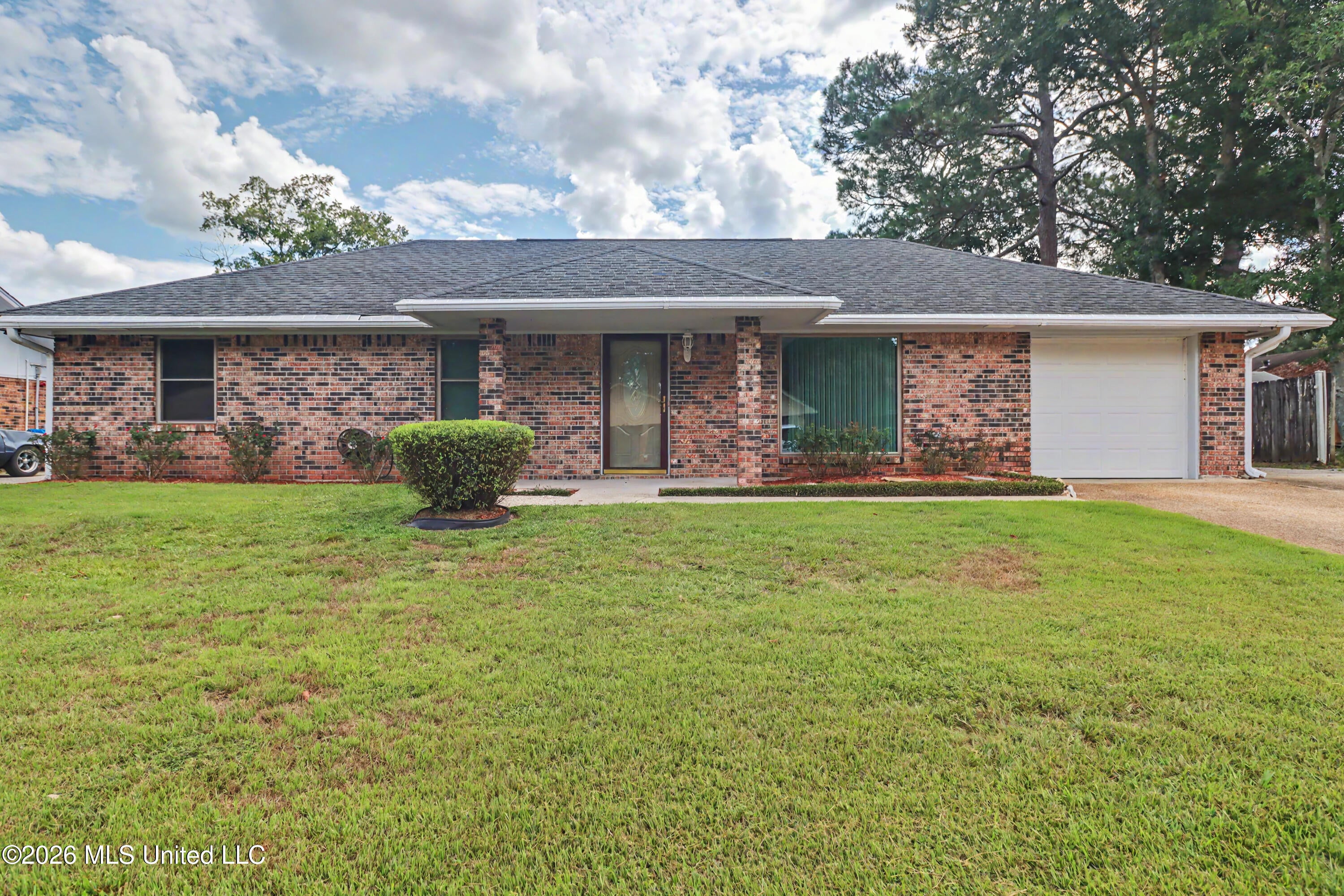6604 Amherst Drive — photo