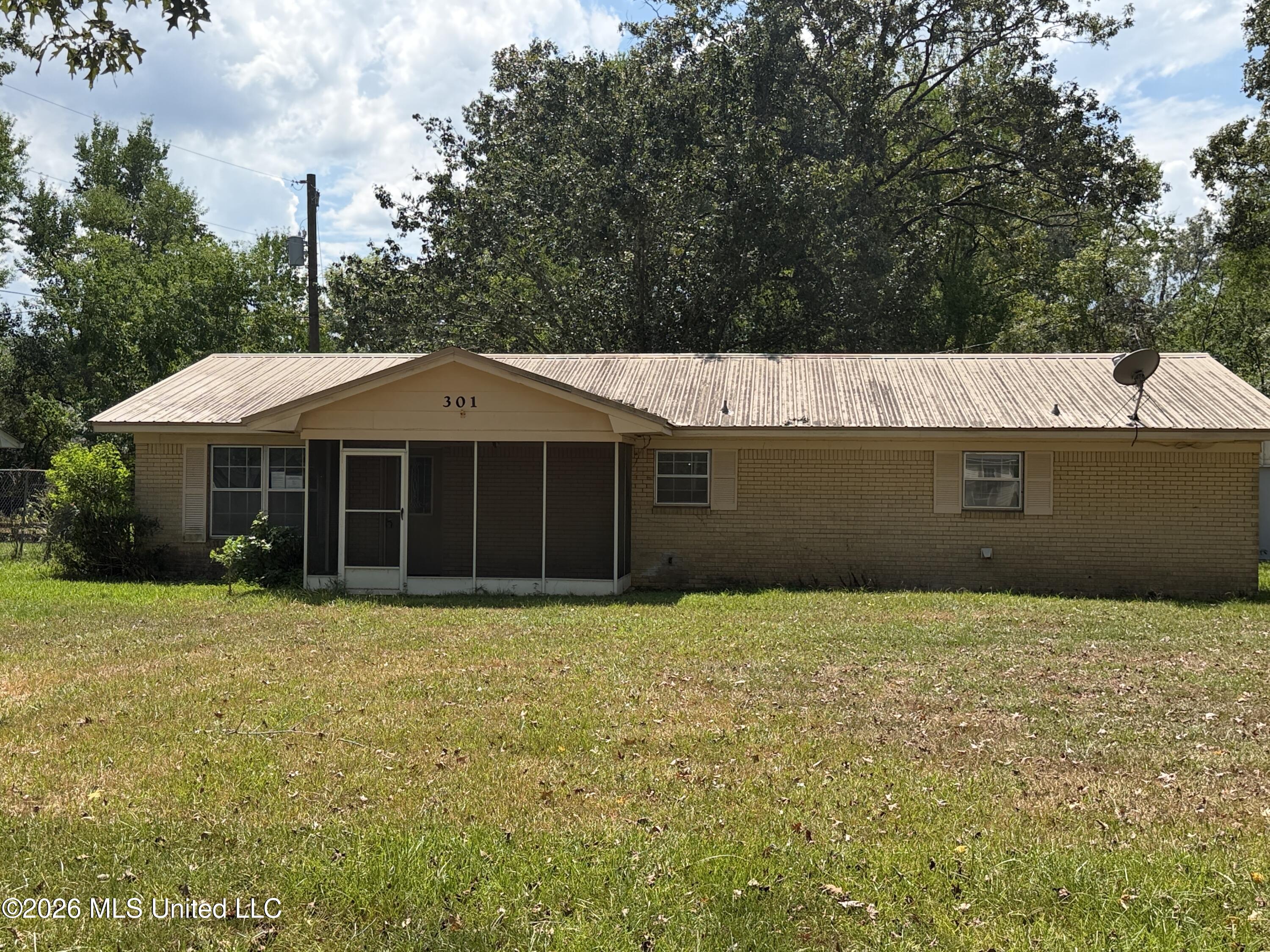 301 Sloan Drive — photo