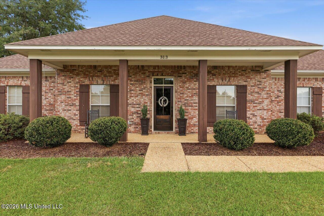 313 Hunters Ridge Drive, Clinton, MS 39056 — photo 2