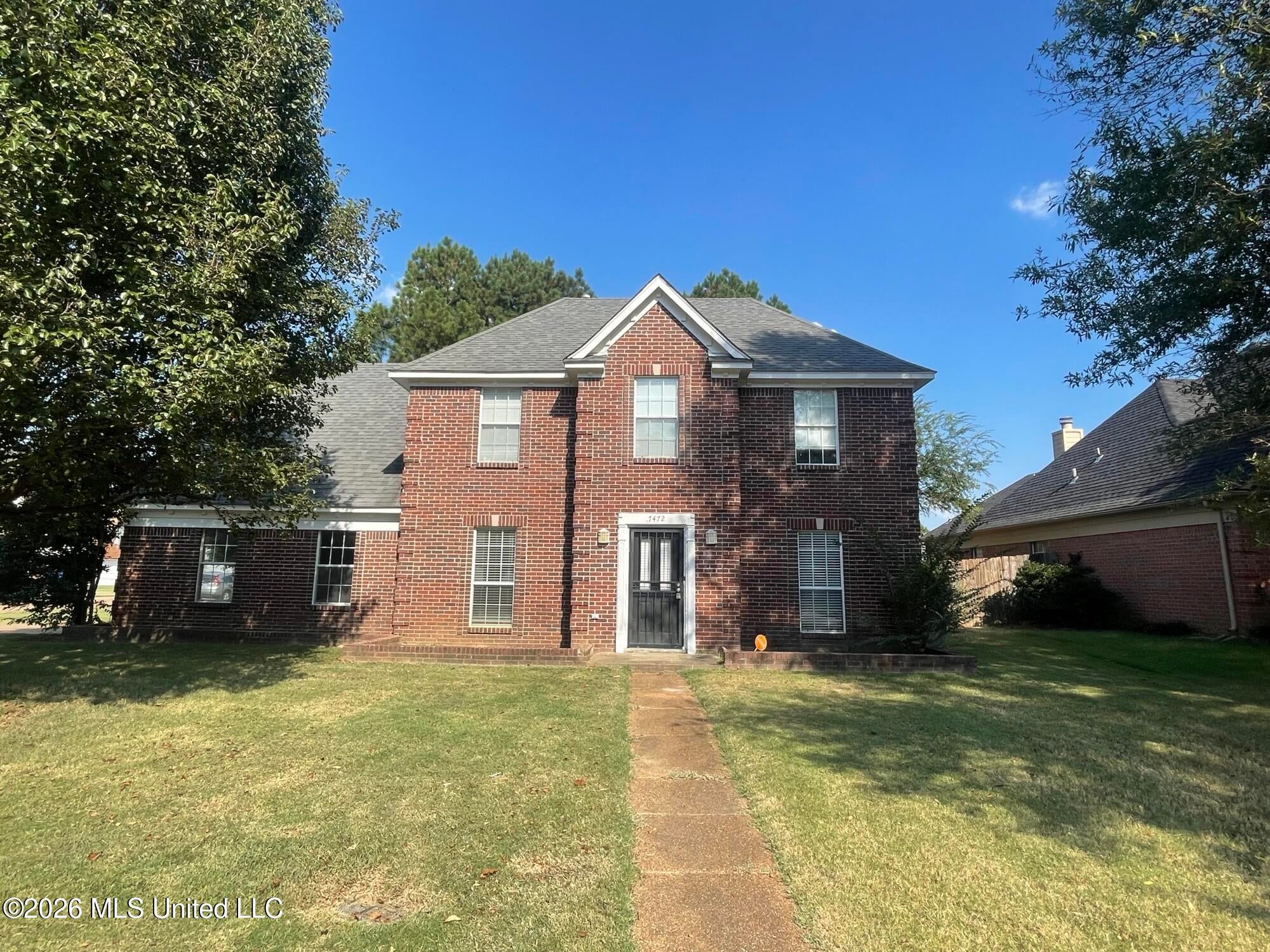 7472 Creekside Drive — photo