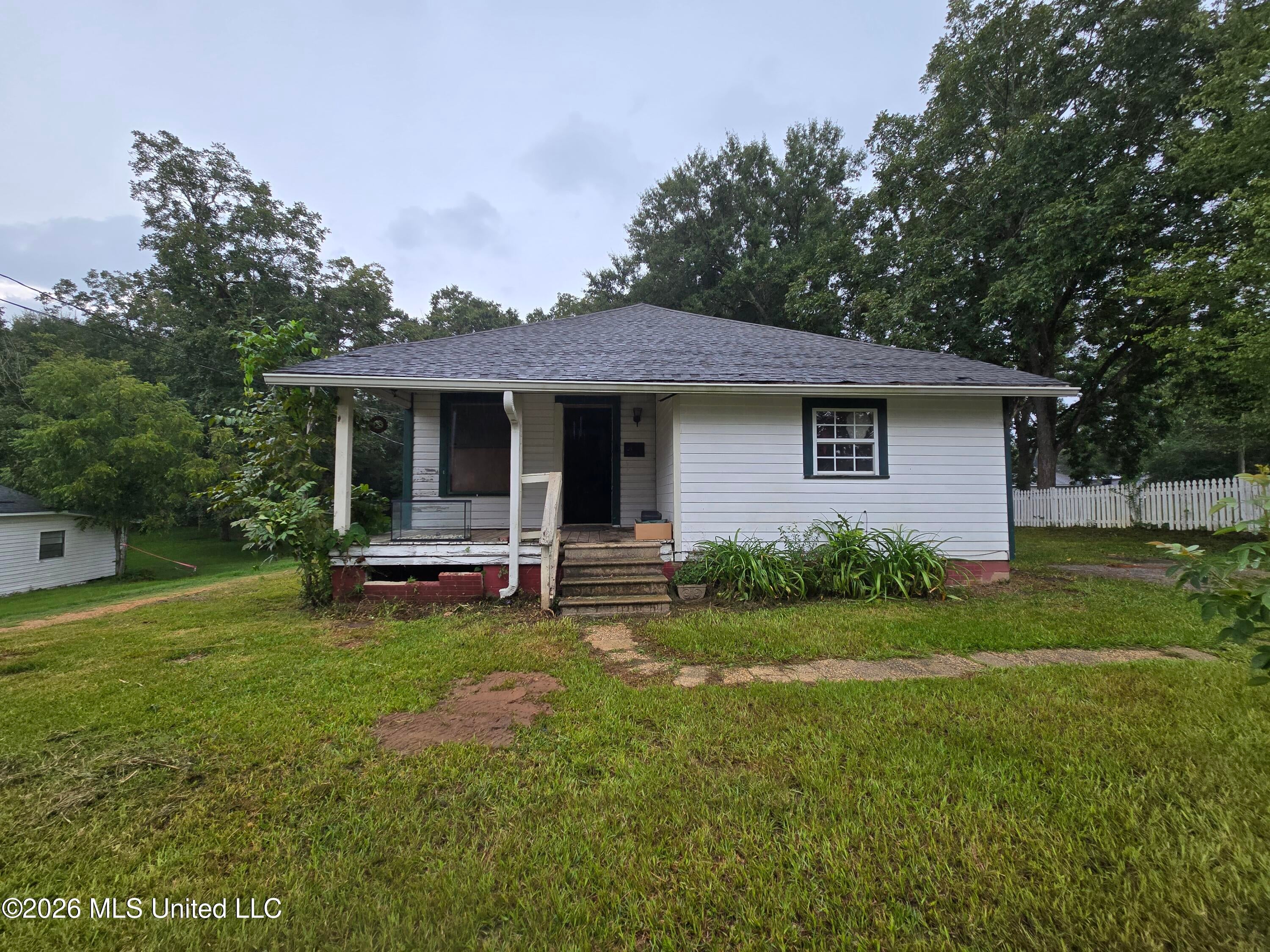 523 E College Avenue — photo