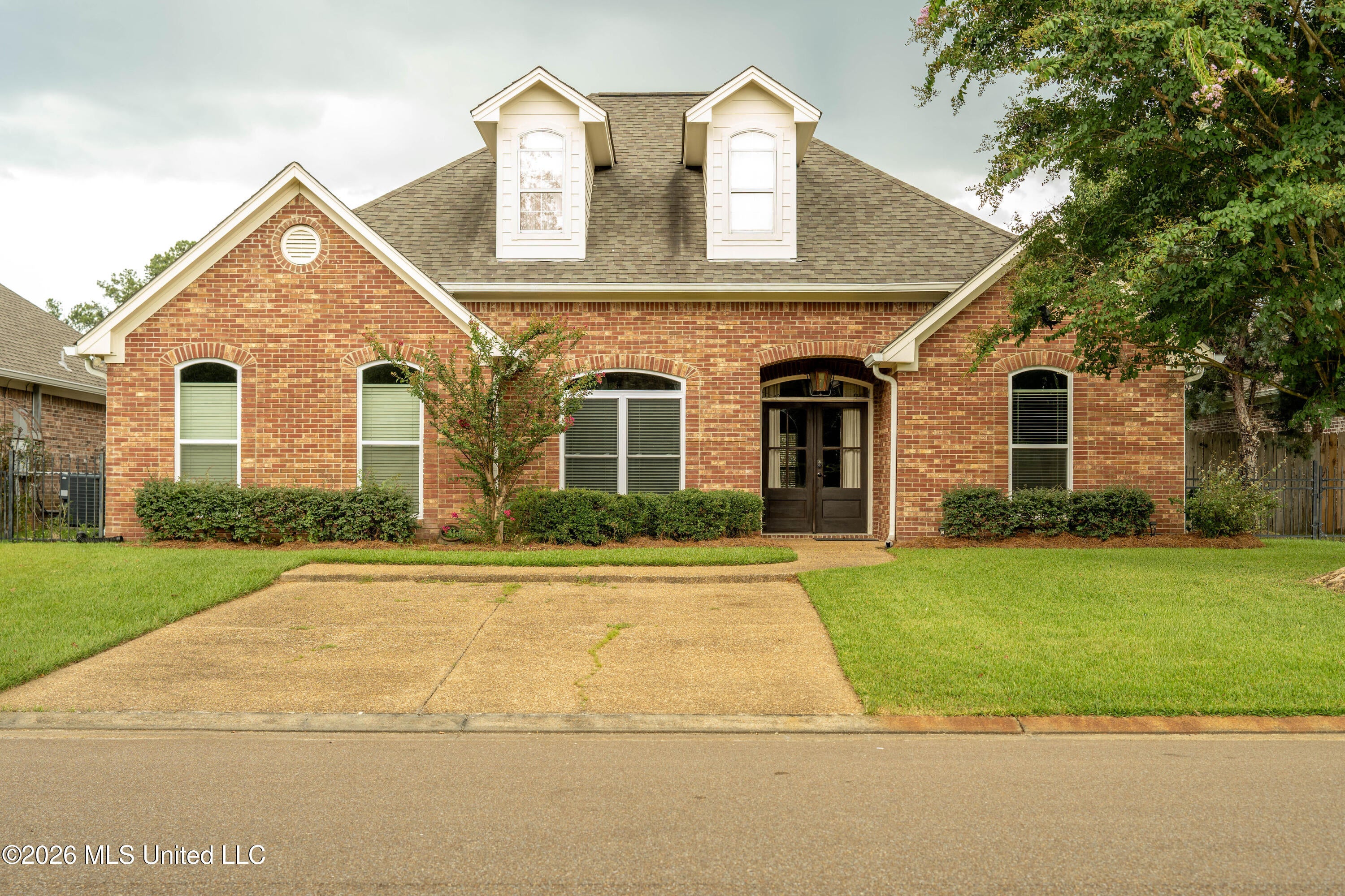 137 Vineyard Boulevard — photo