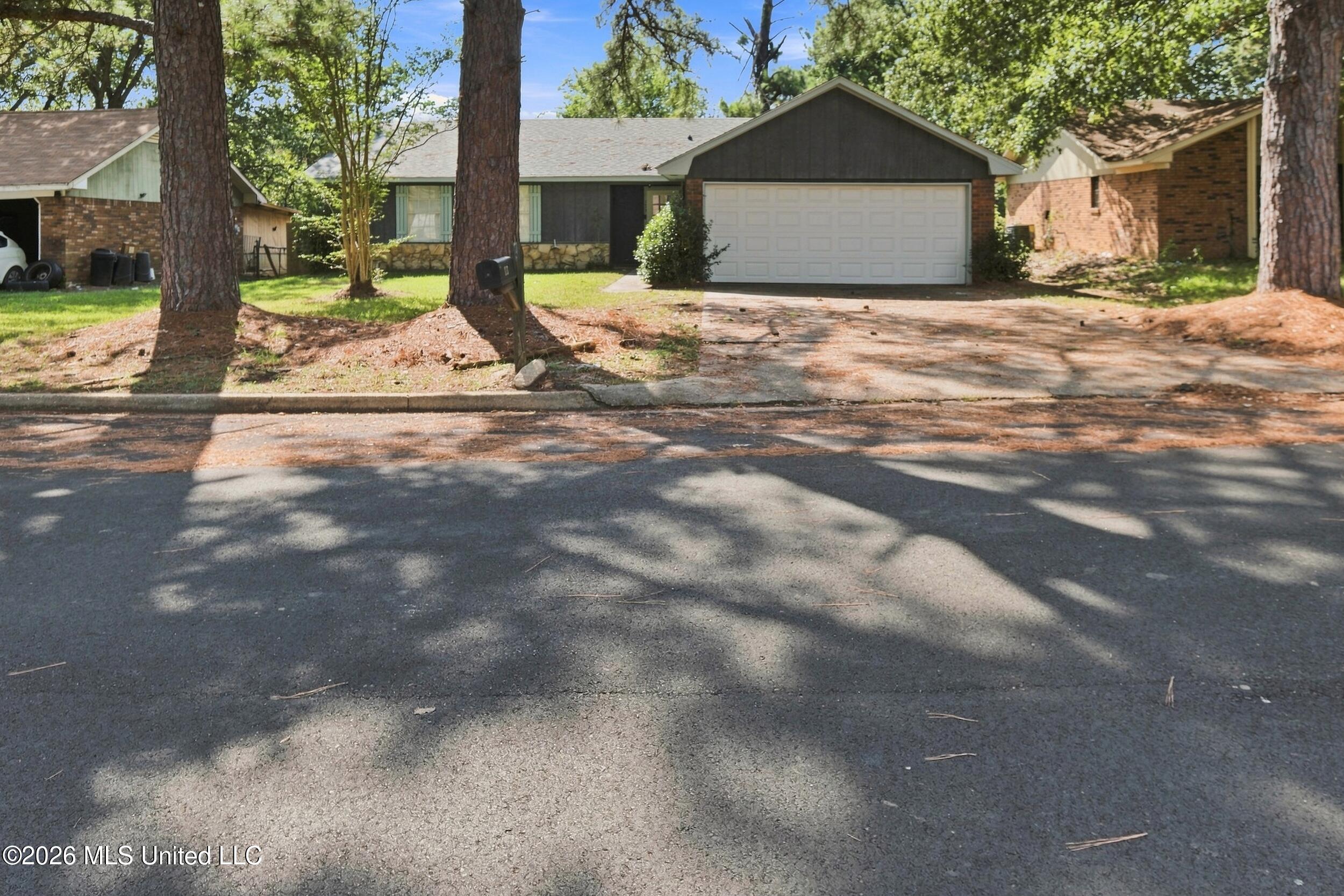 173 Thousand Oaks Circle — photo