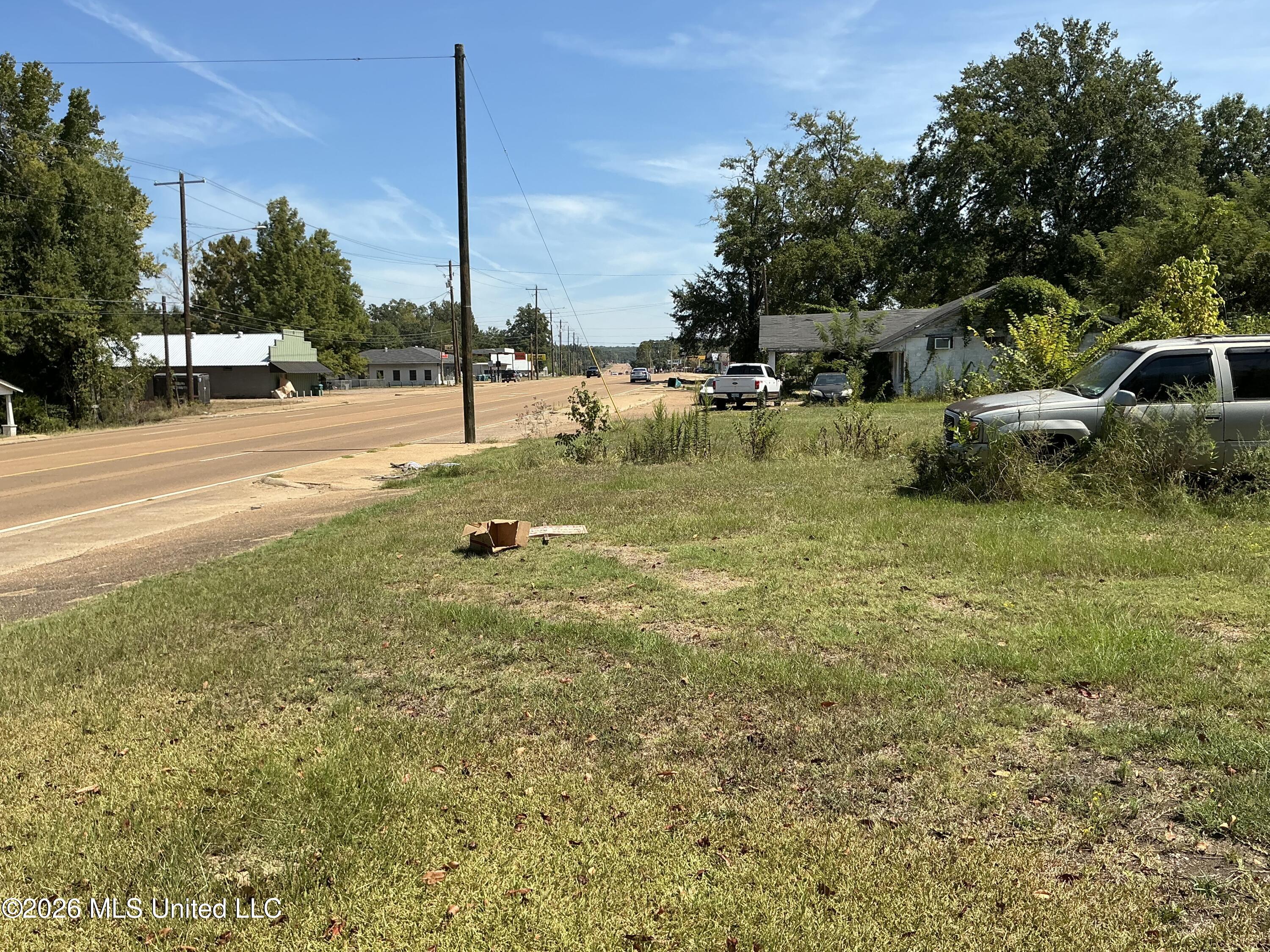 935 E Lakeview Drive, Grenada, MS 38901 — photo 2