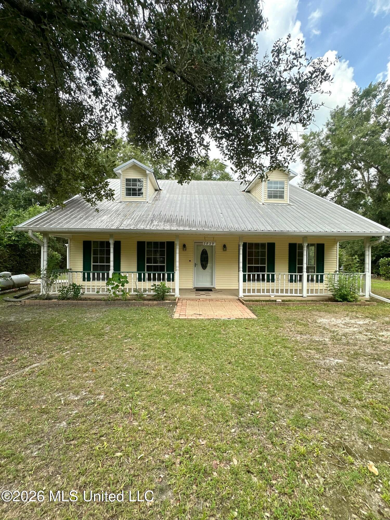 2829 Dolphin Drive — photo