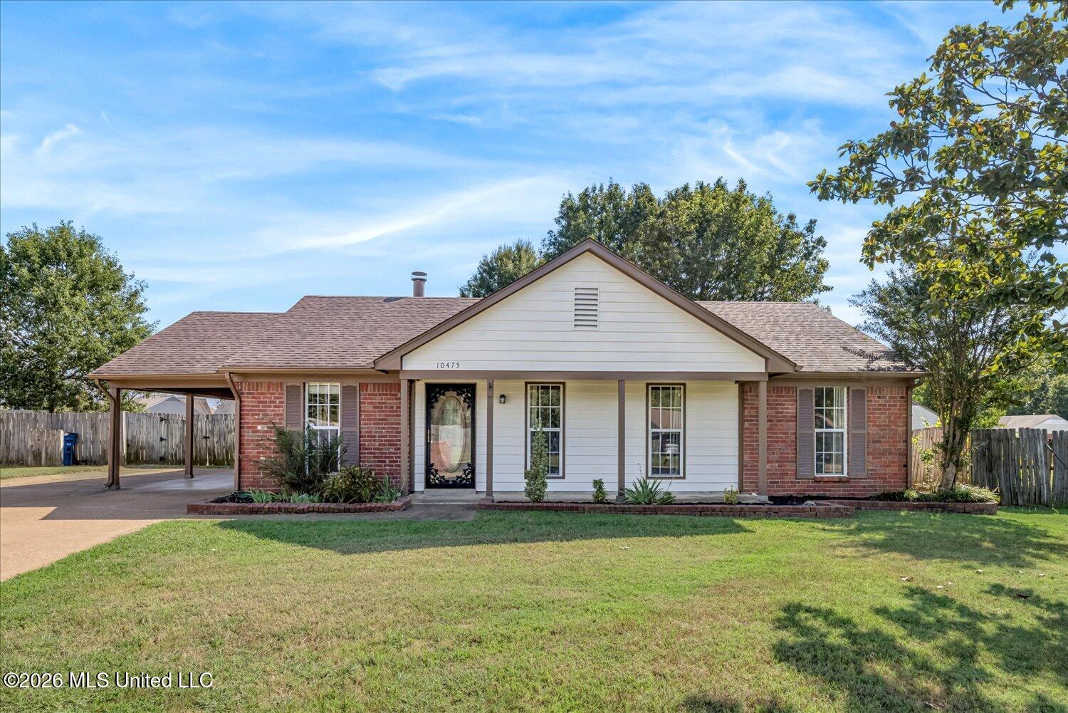 10475 Oak Leaf Drive — photo