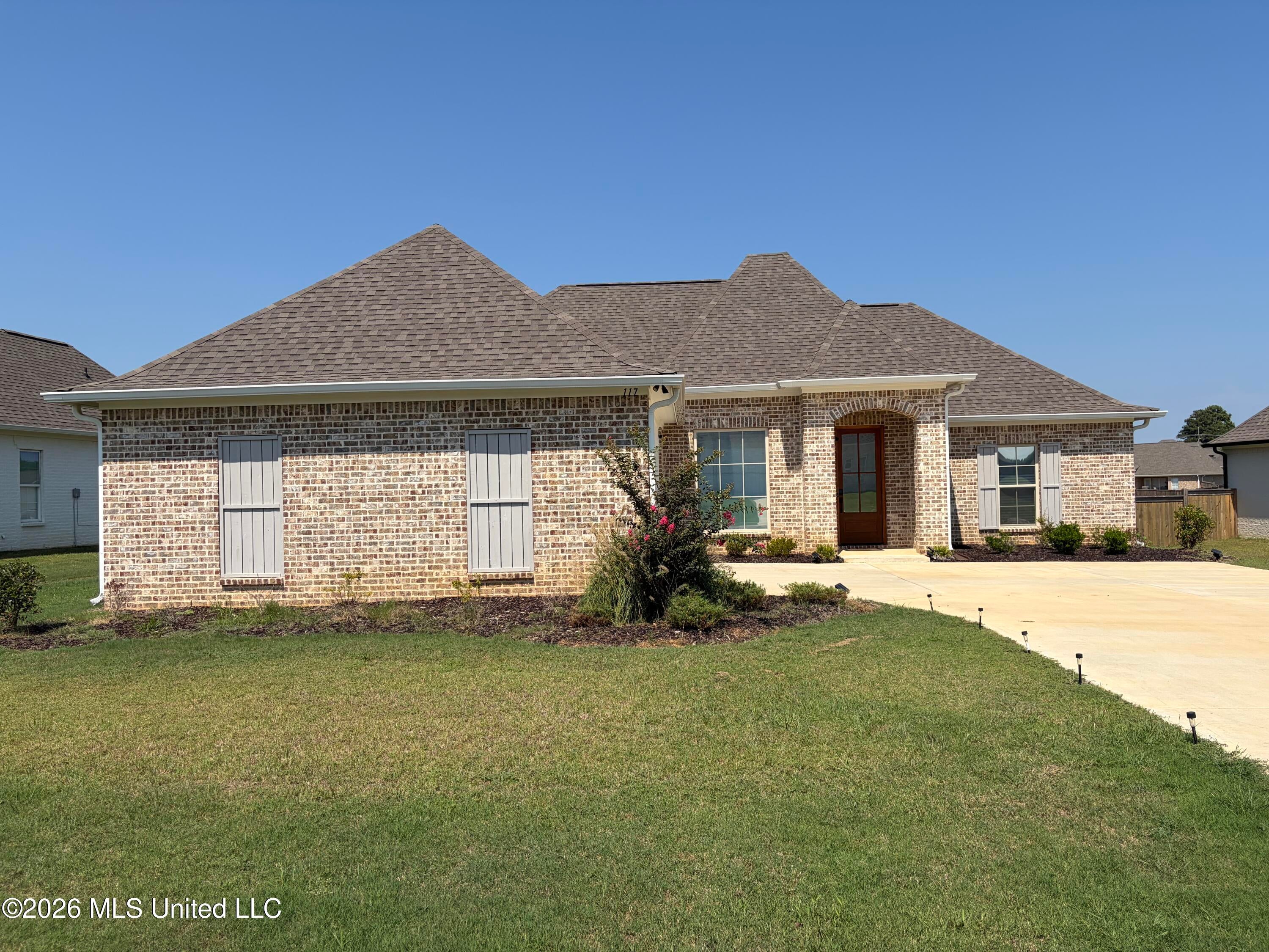 117 Hunters Way — photo
