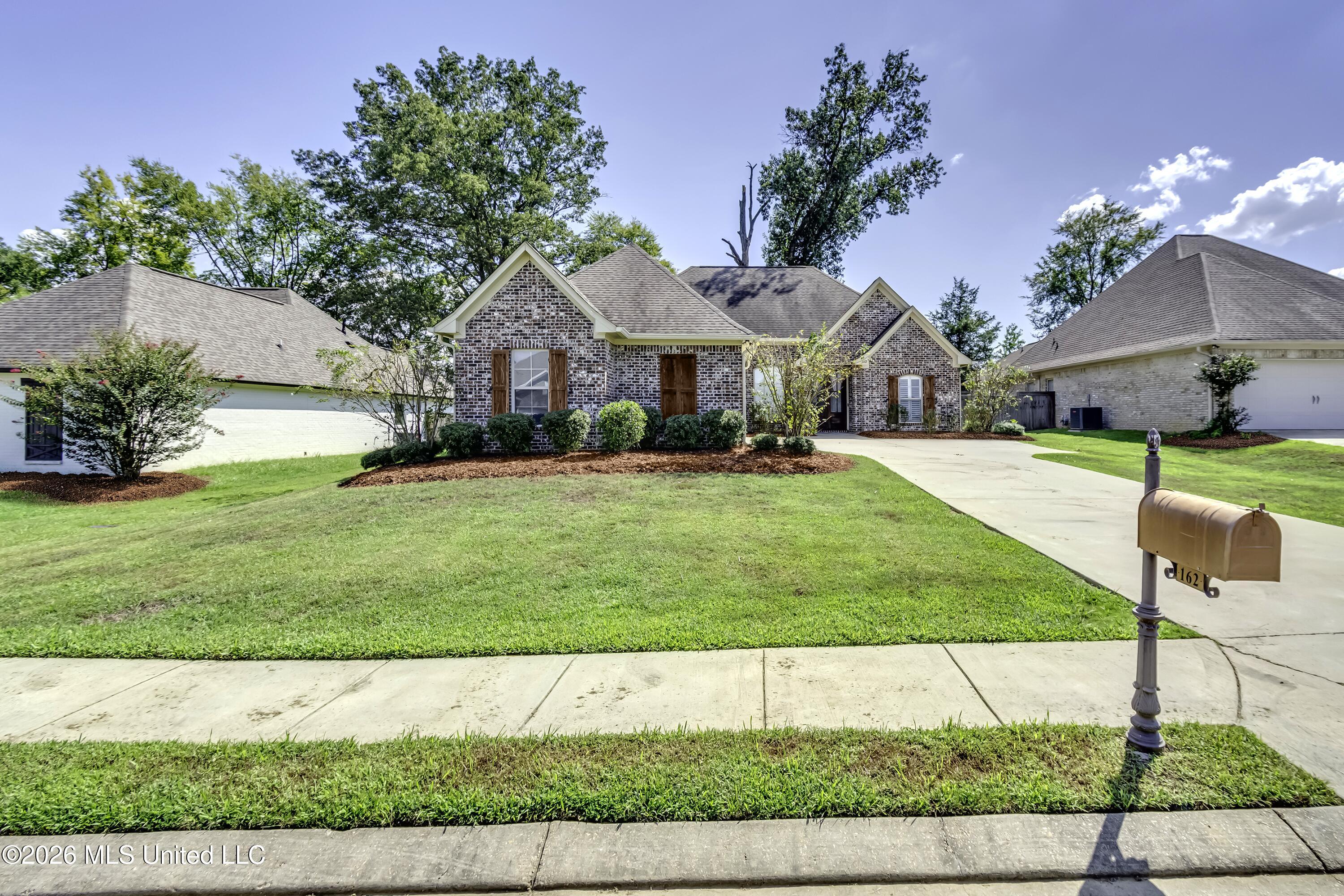162 Sweetbriar Circle — photo