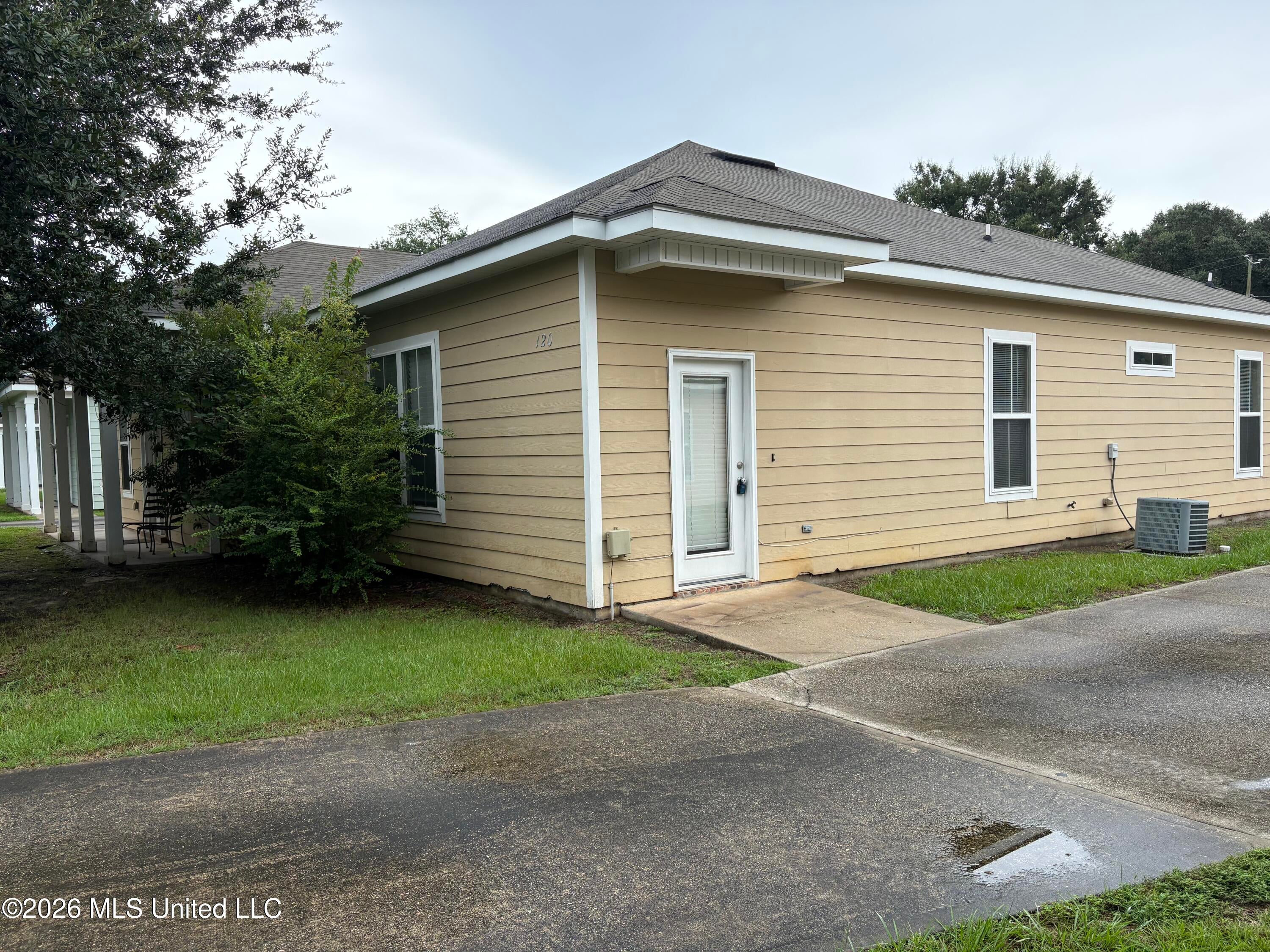 120 Earle Taylor Lane — photo