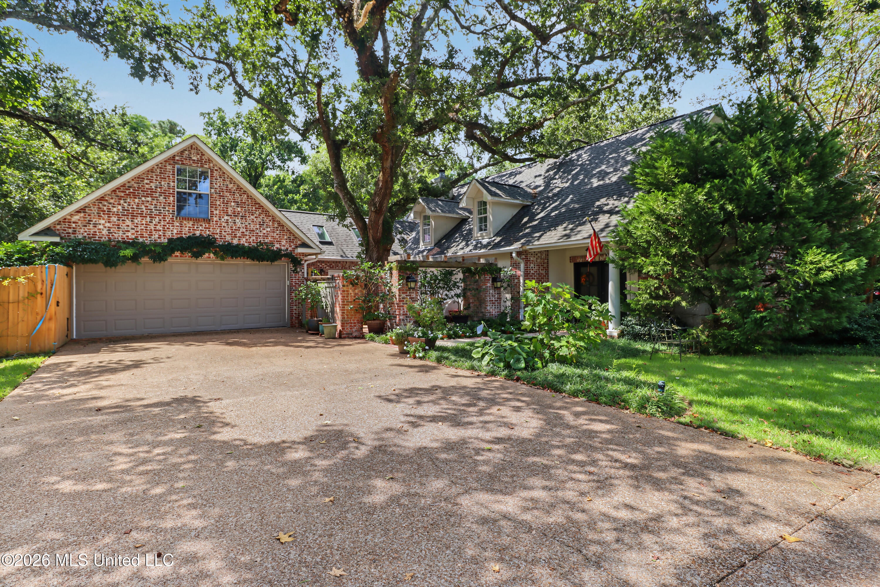 916 Bent Tree Circle — photo