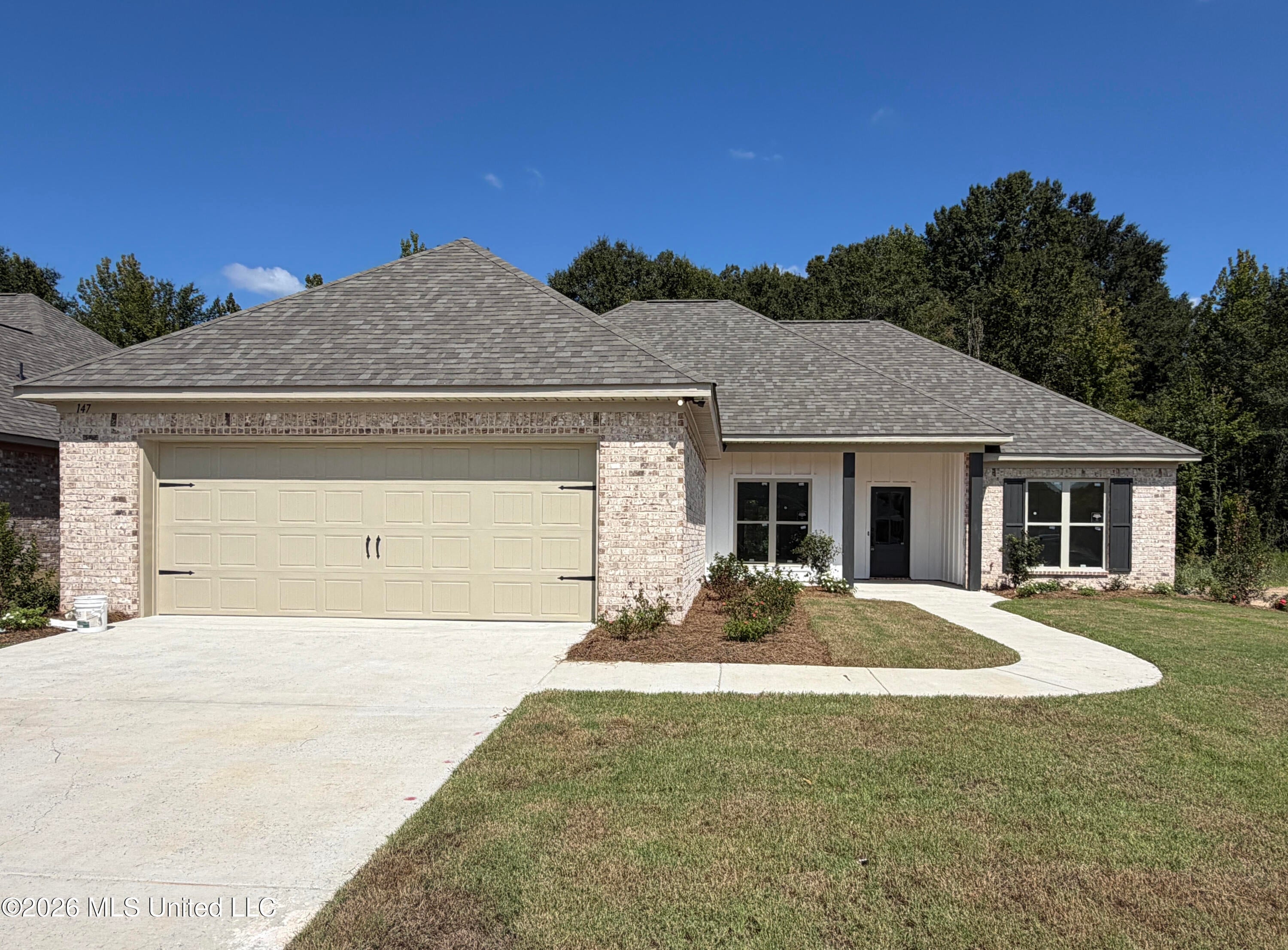 147 Stapleton Drive — photo