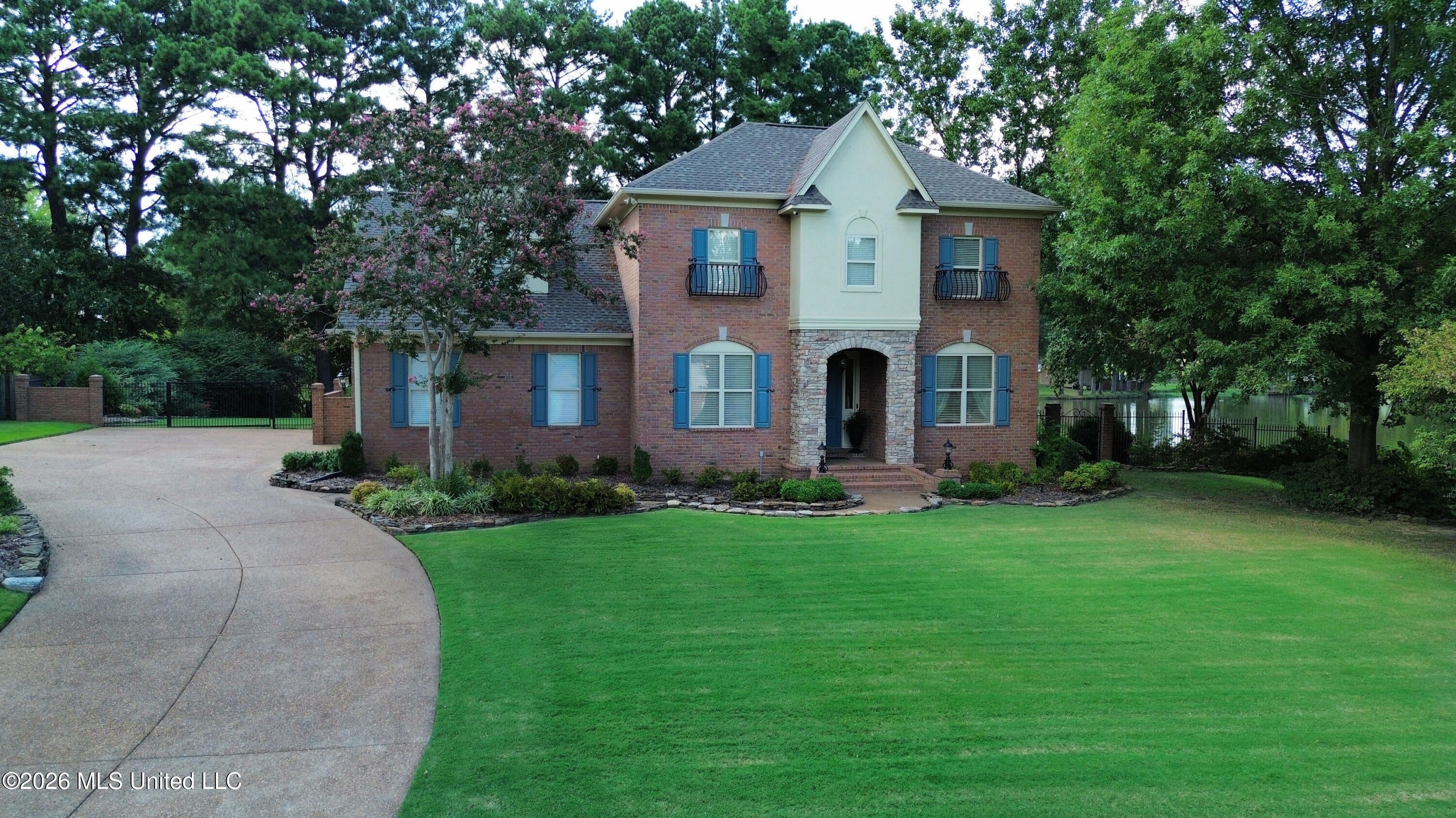 8209 Longwood Drive — photo