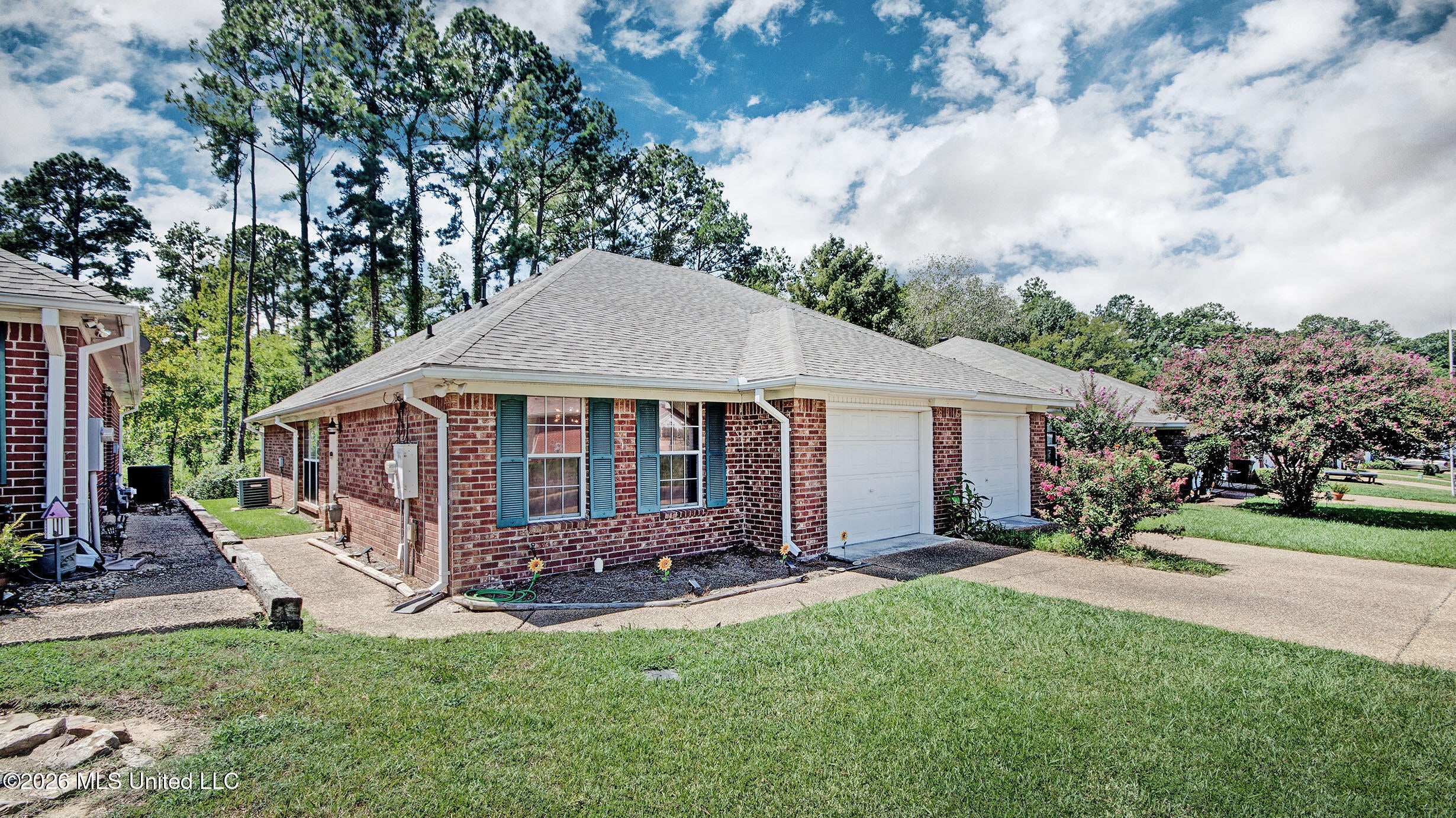 121 Kings Ridge Drive — photo