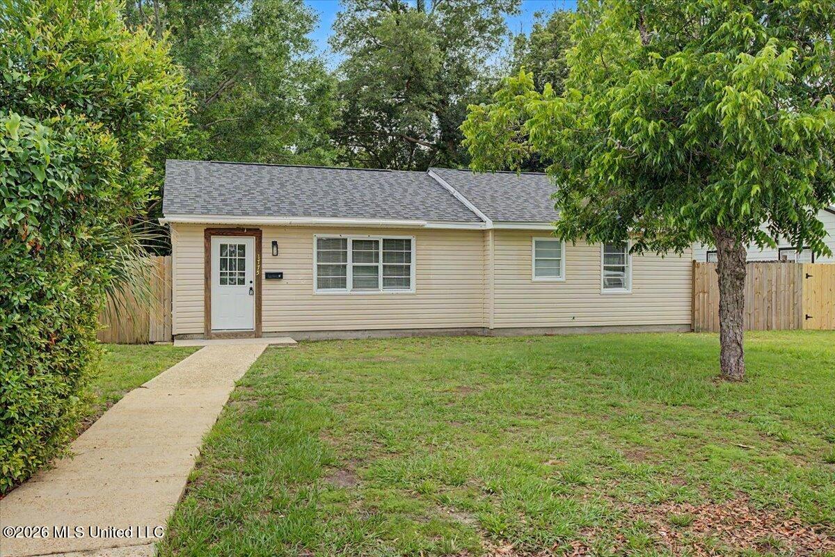1775 Vaughn Street — photo