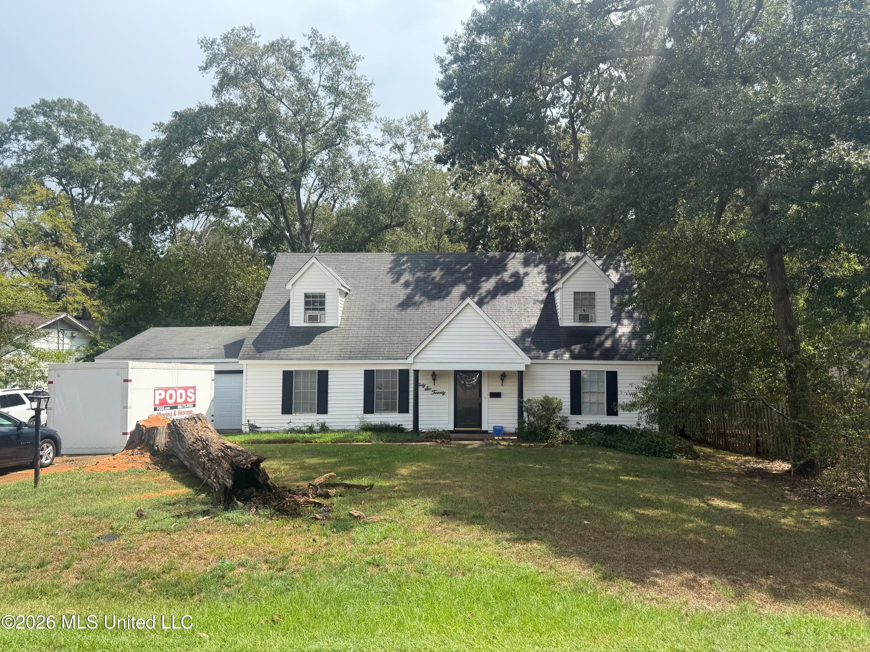 4620 Hillside Drive — photo