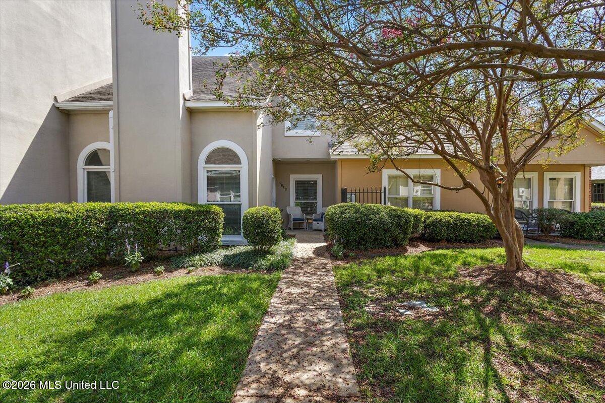 1012 Bayridge Drive — photo
