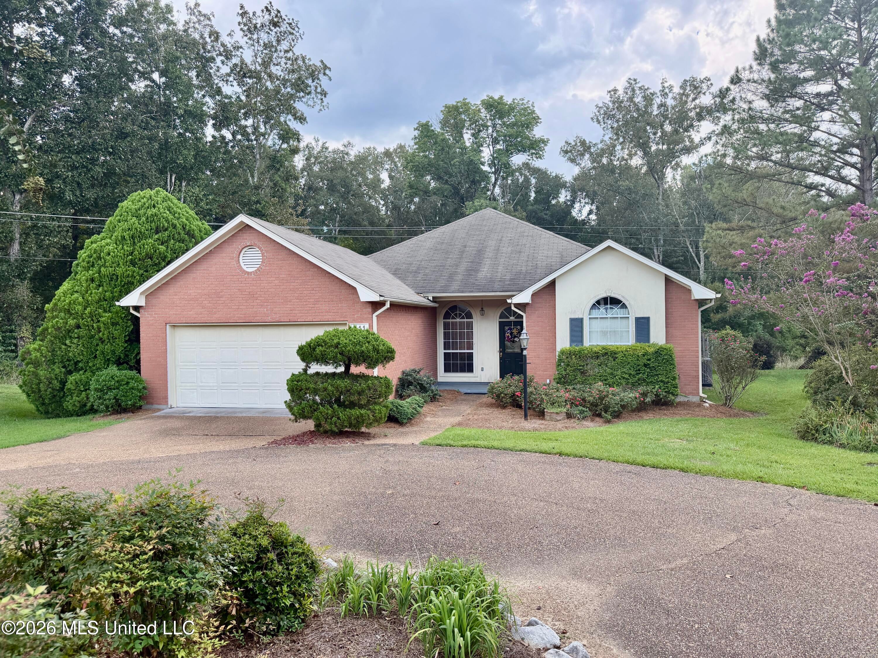 211 S Twin Lakes — photo