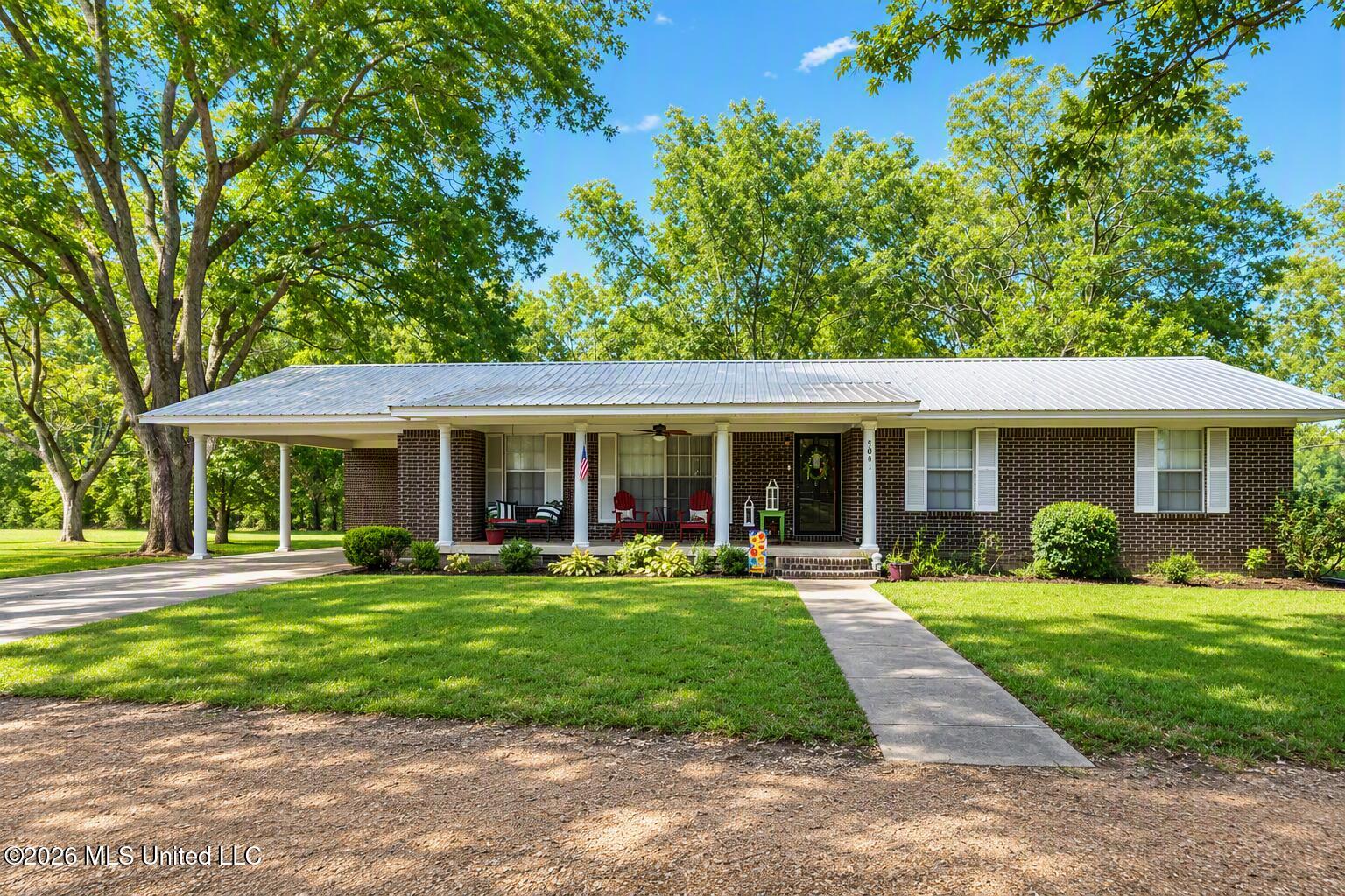 5061 Mississippi 310 — photo