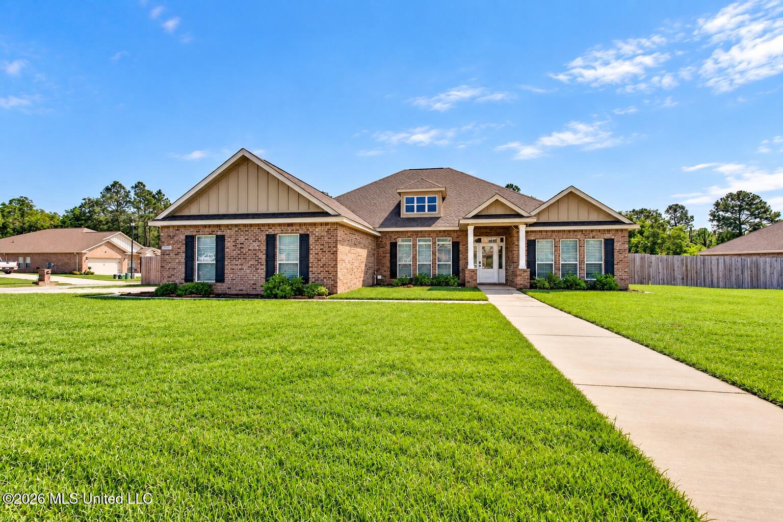 13438 Mayfair Lane — photo