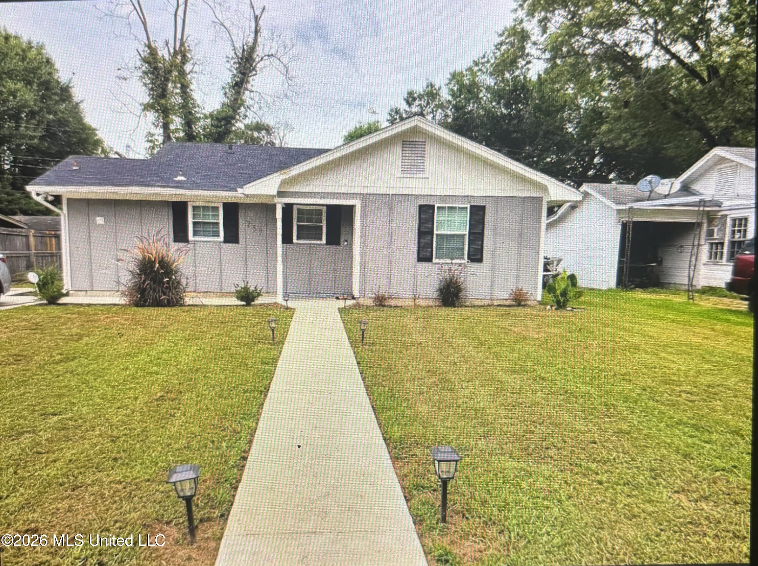 257 N Cotton Drive — photo
